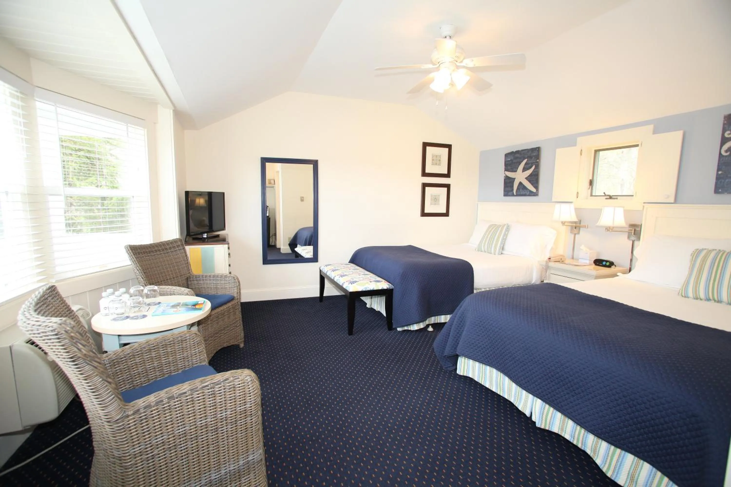 Bedroom, Bed in Glen Cove Inn & Suites Rockport