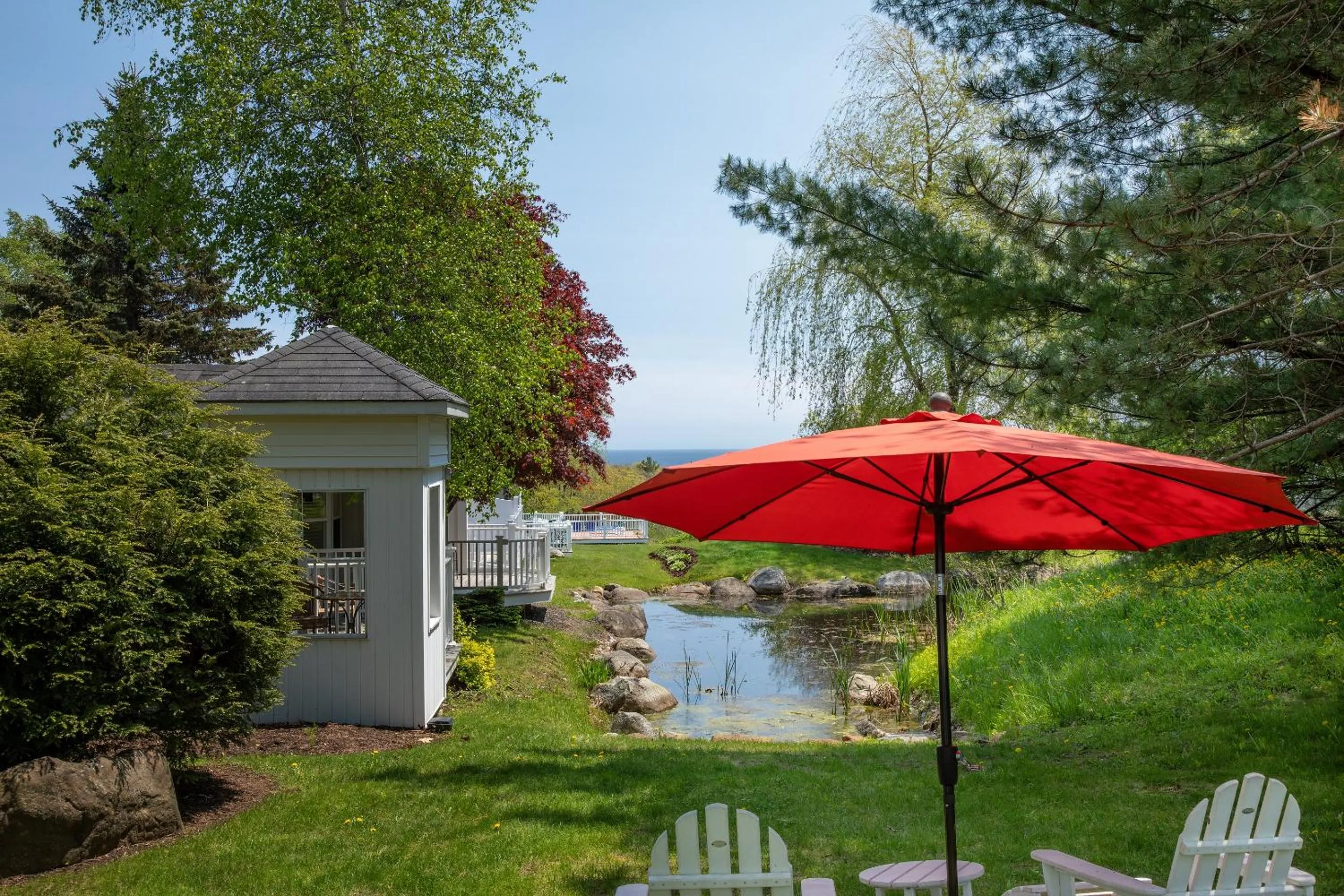 Garden in Glen Cove Inn & Suites Rockport