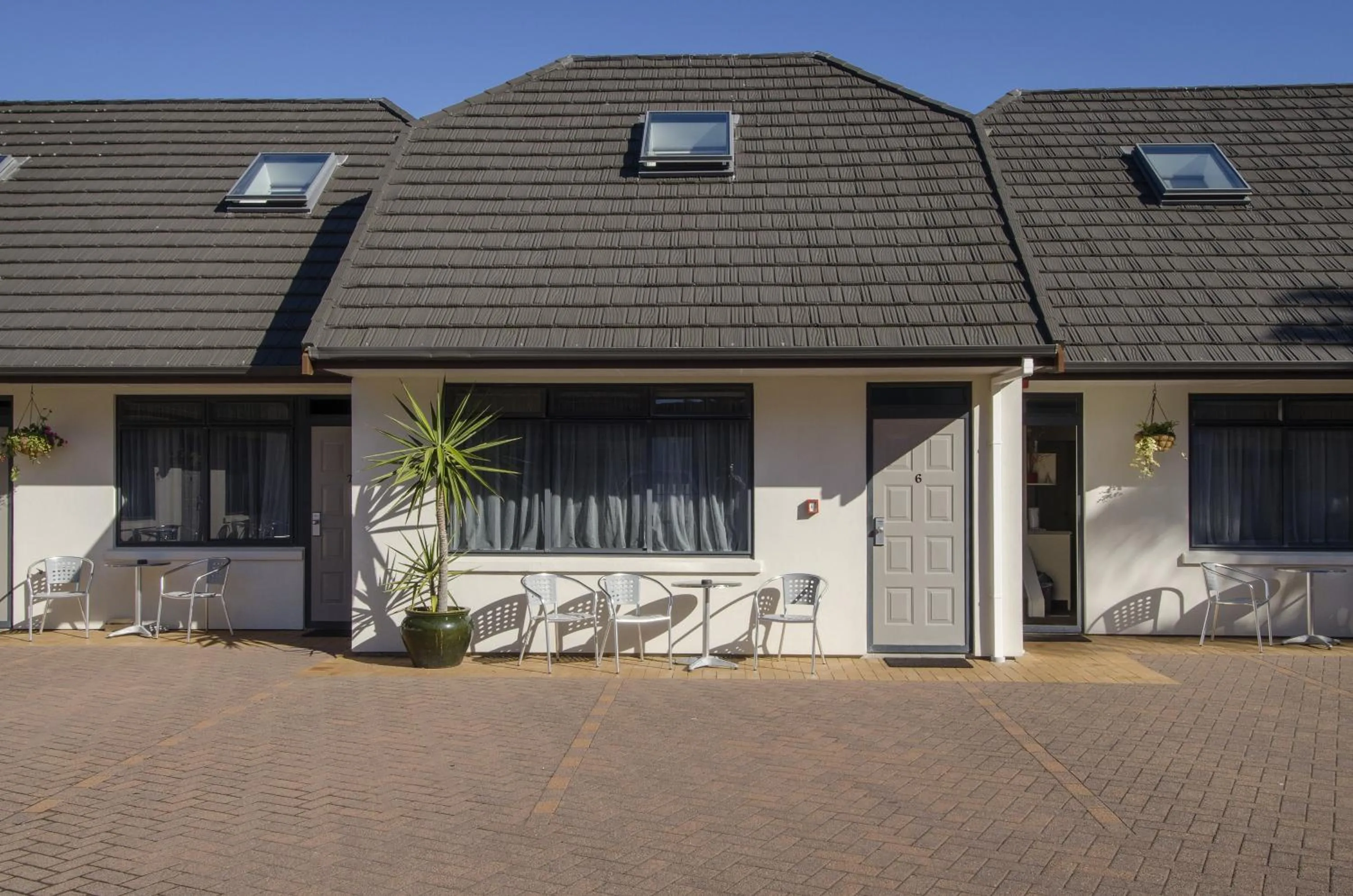 Area and facilities in Bay Palm Motel