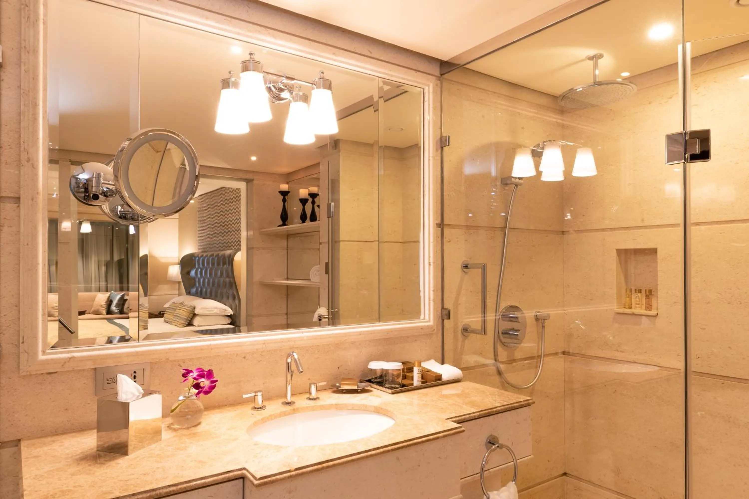 Bathroom in Taj Samudra, Colombo