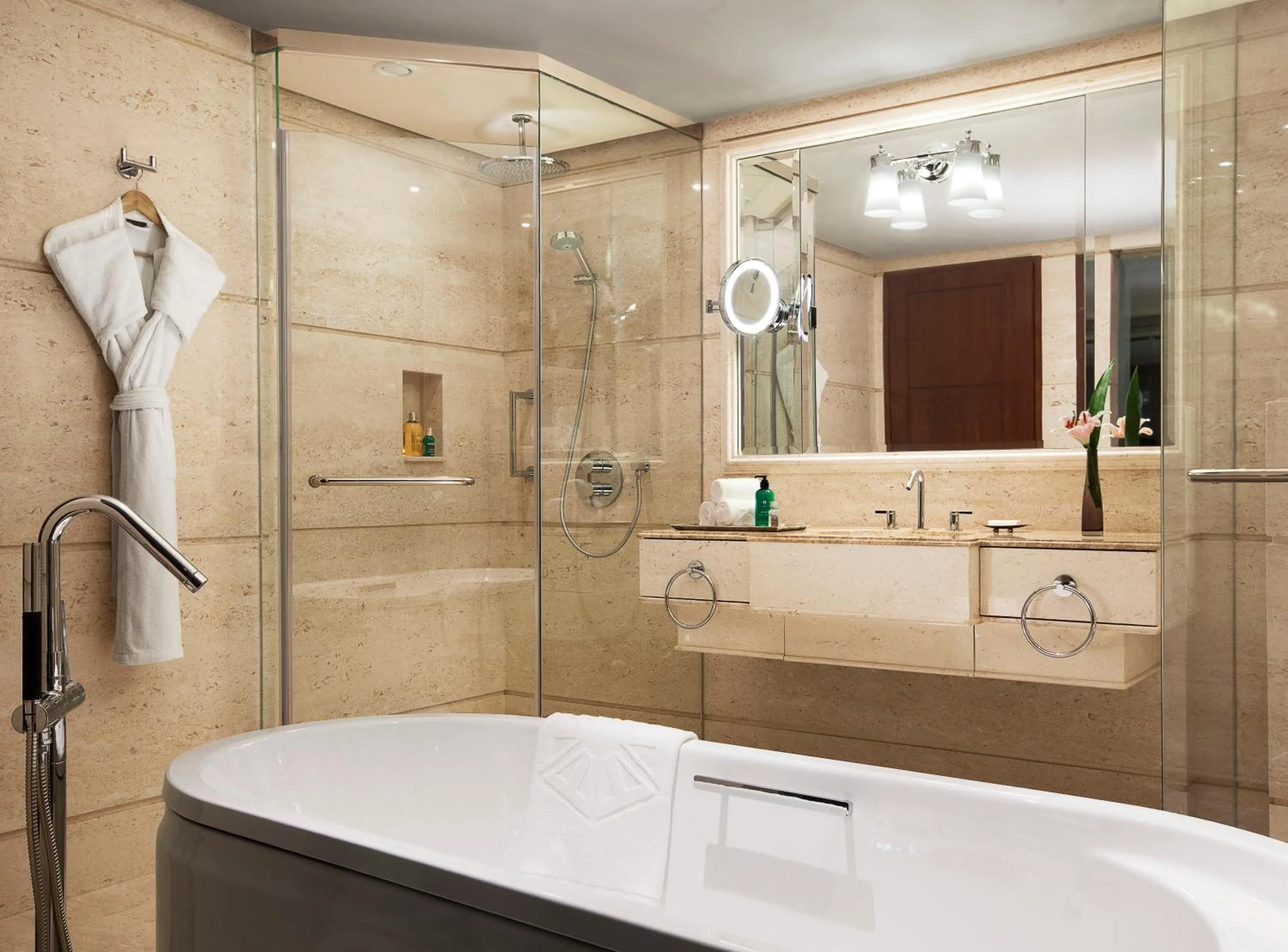 Bathroom in Taj Samudra, Colombo