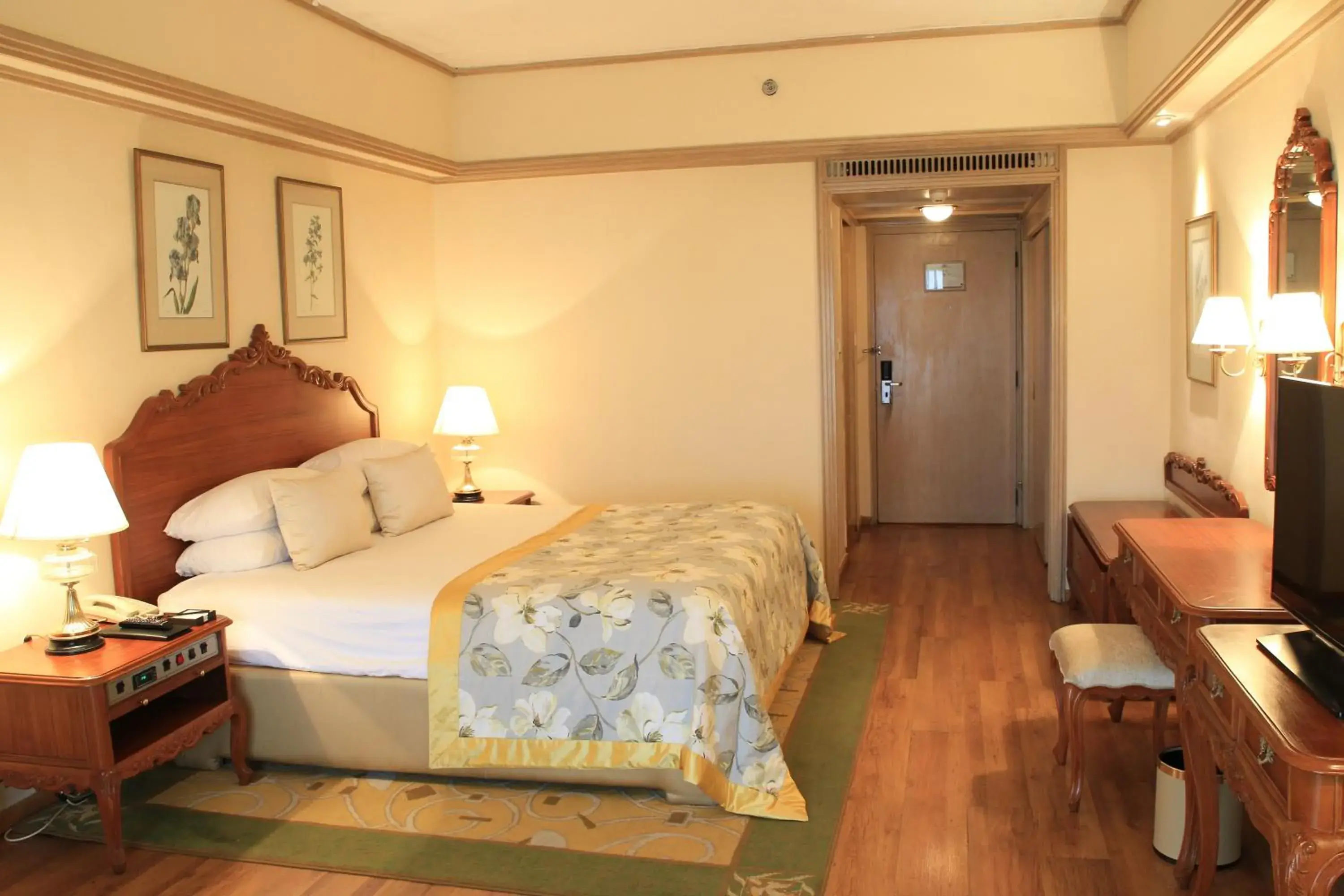 One-Bedroom Luxury Suite with Ocean View - single occupancy in Taj Samudra, Colombo One-Bedroom Luxury Suite with Ocean View - single occupancy in Taj Samudra, Colombo