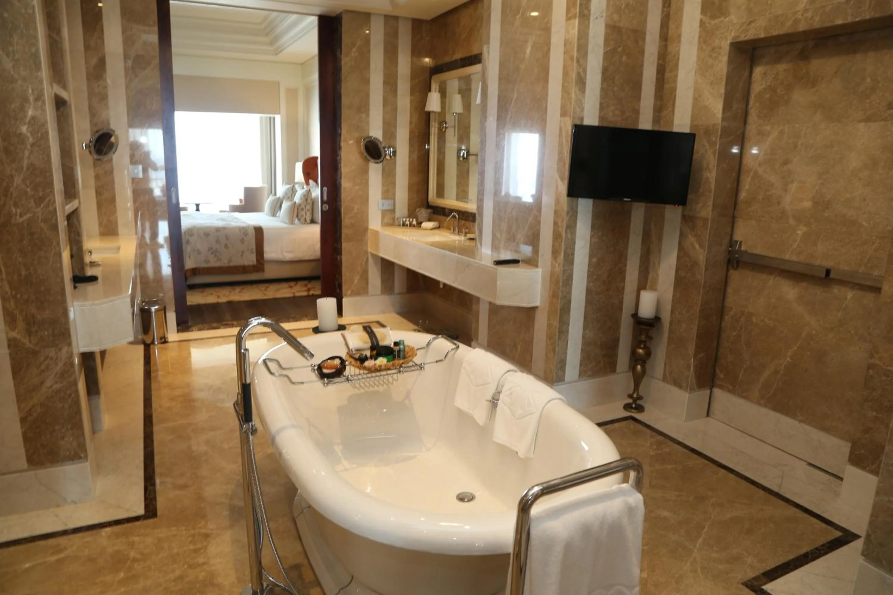 Bathroom in Taj Samudra, Colombo