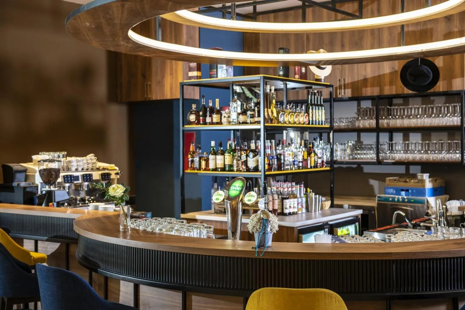 Lounge or bar in Balneo Hotel Zsori Thermal & Wellness