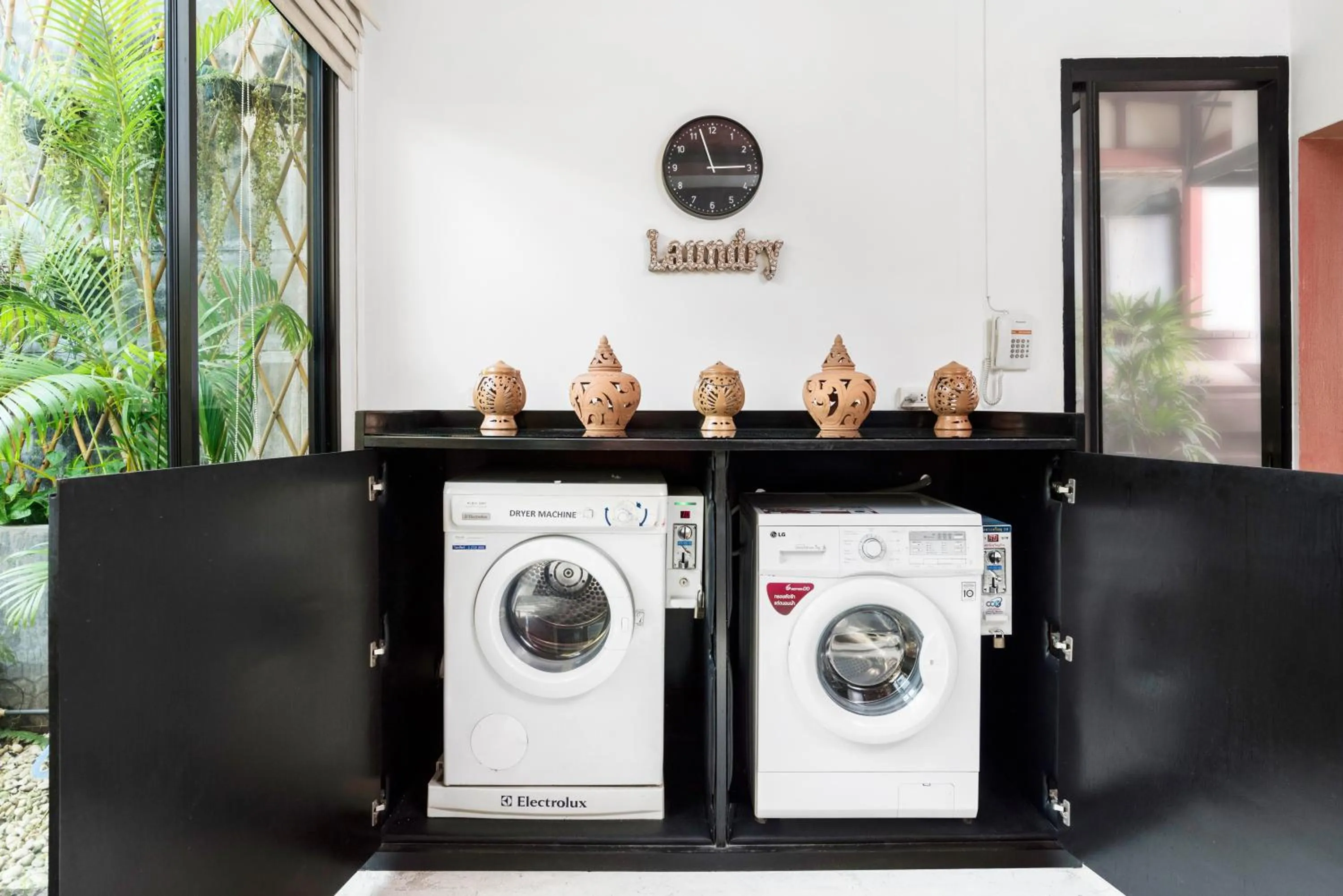 Property building in Nappark Hostel @Khao San