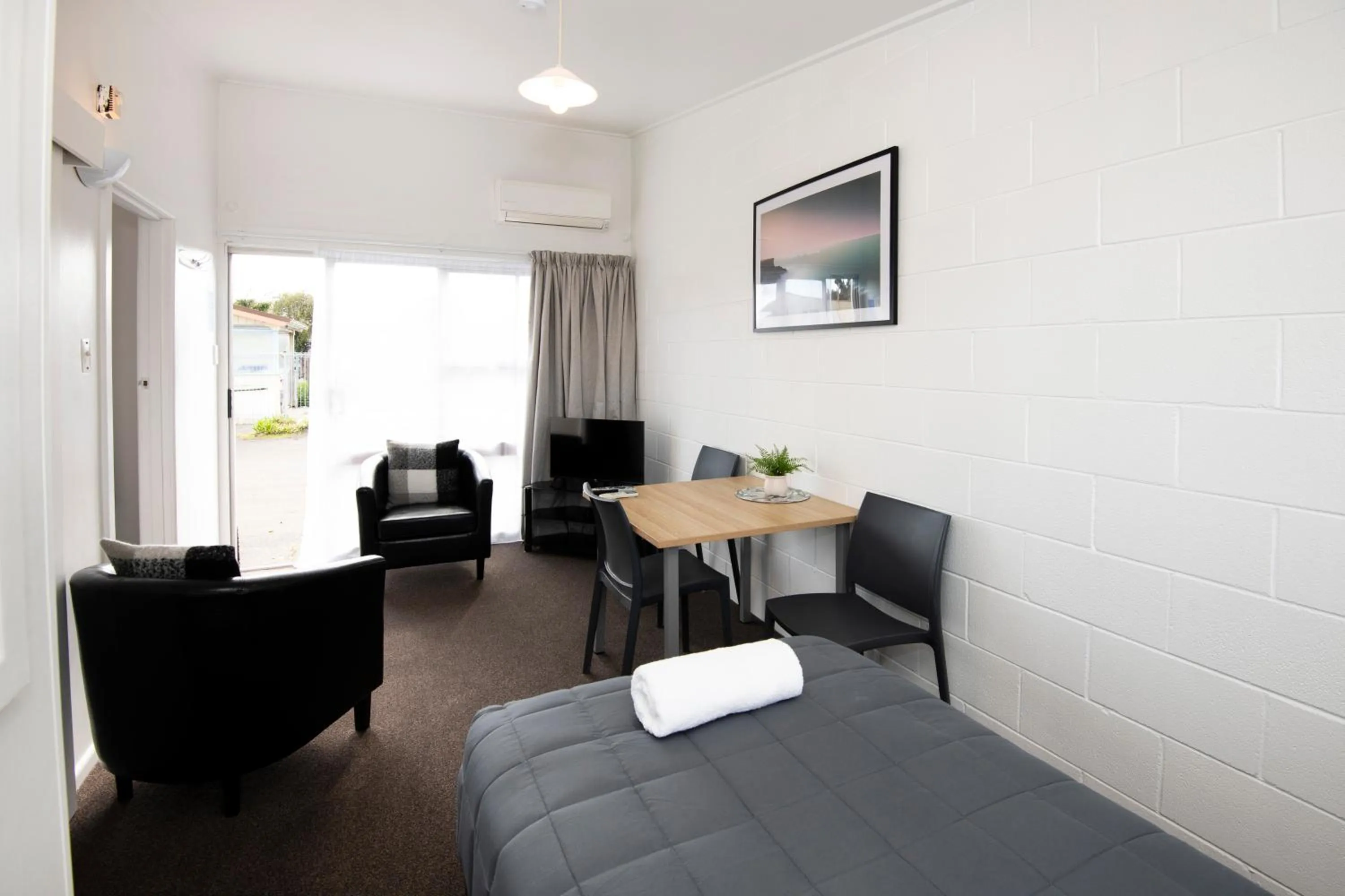 Bed in Spanish Lady Motel