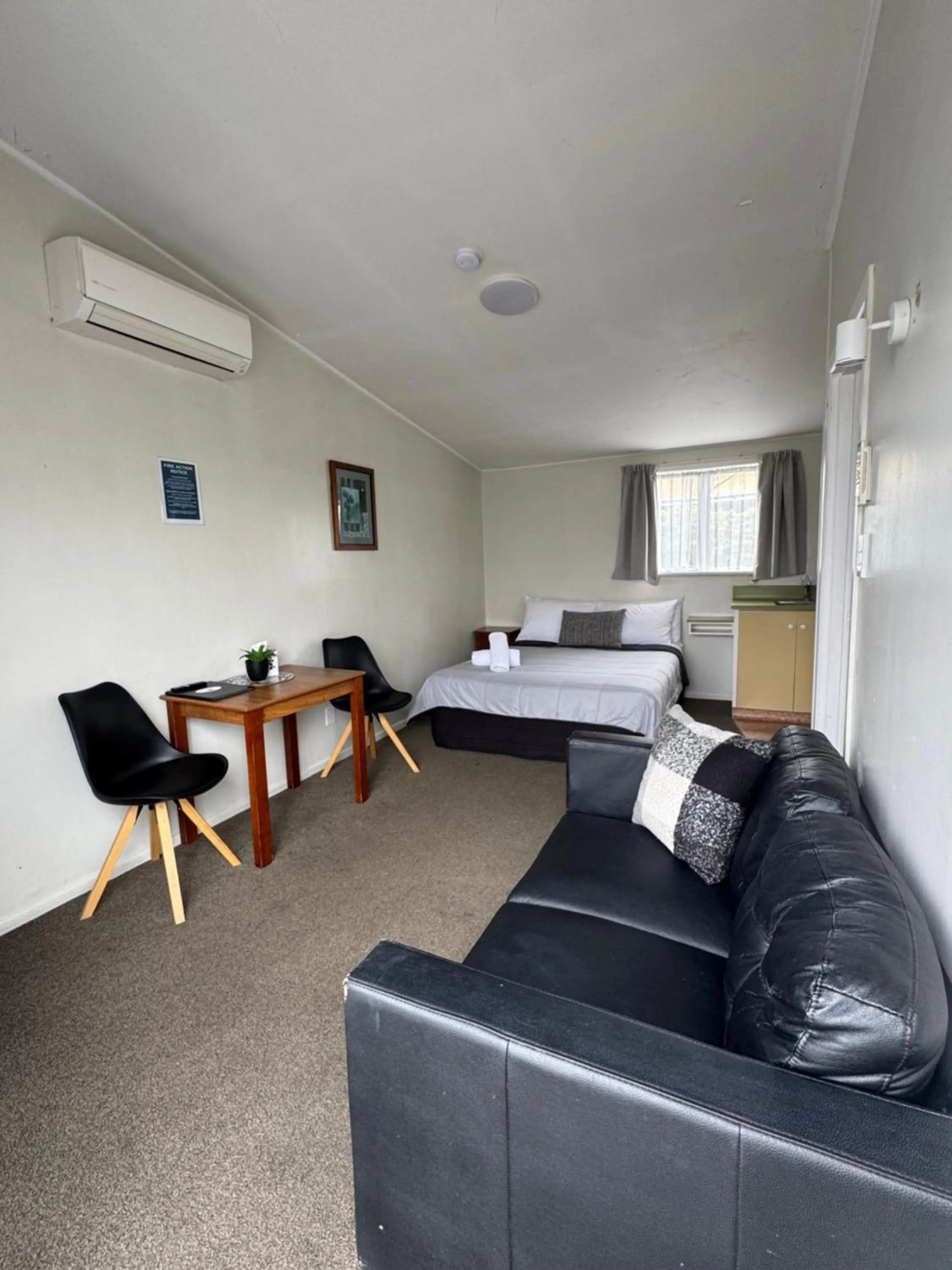 Bed in Spanish Lady Motel