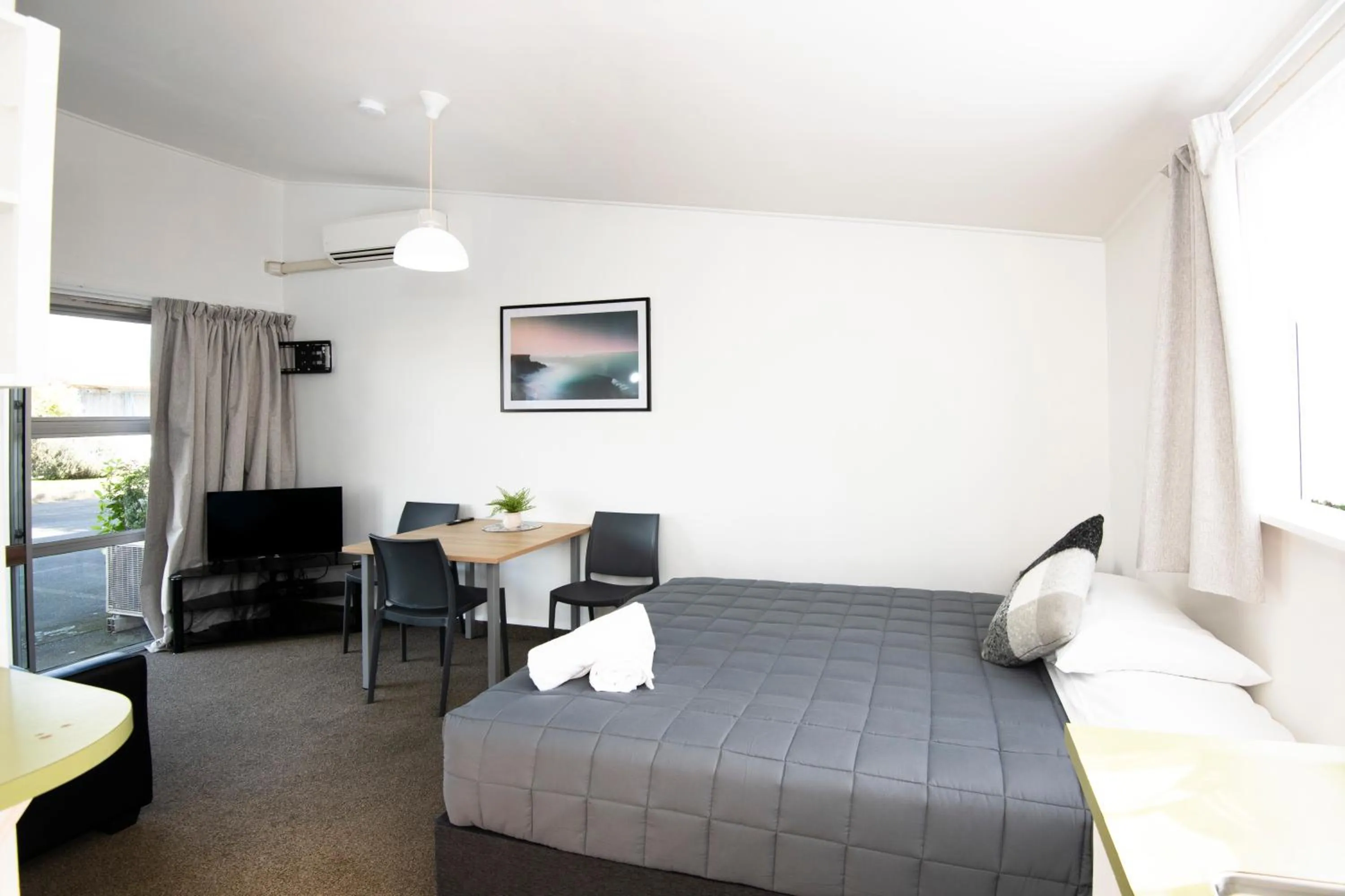 Bed in Spanish Lady Motel