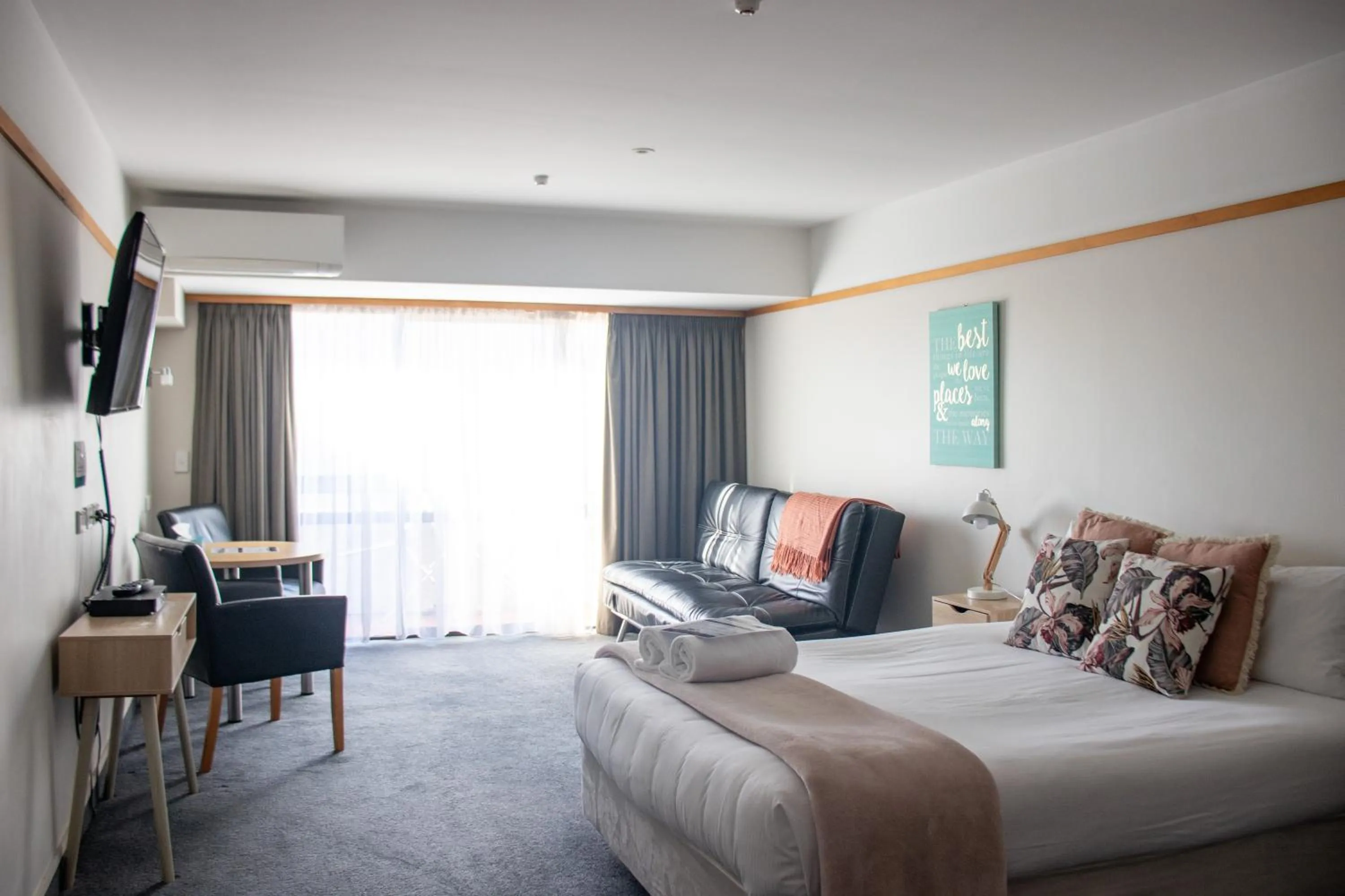 Bed in The Beachcomber Hotel