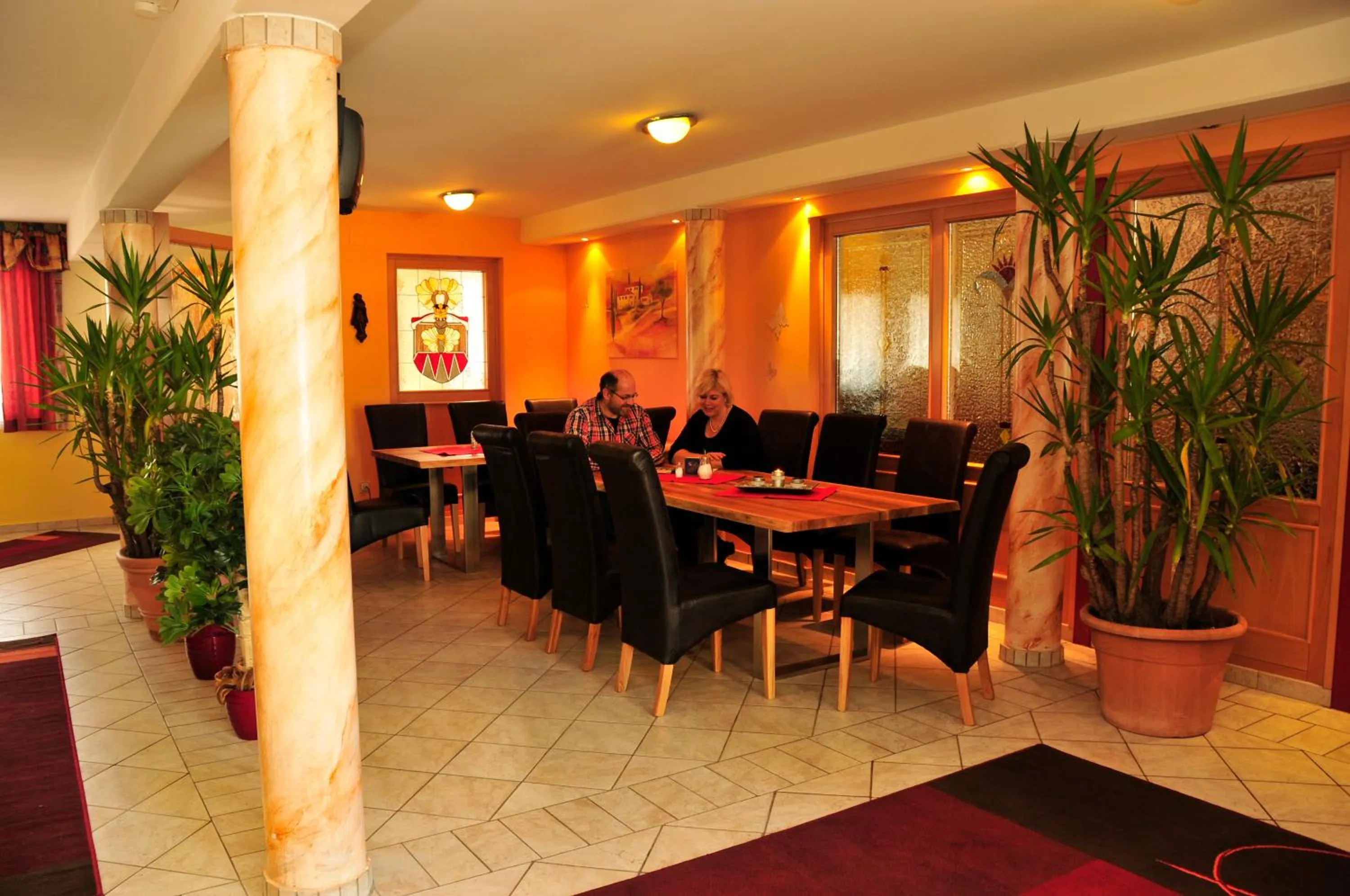 Restaurant/places to eat in Hotel Garni Zerza
