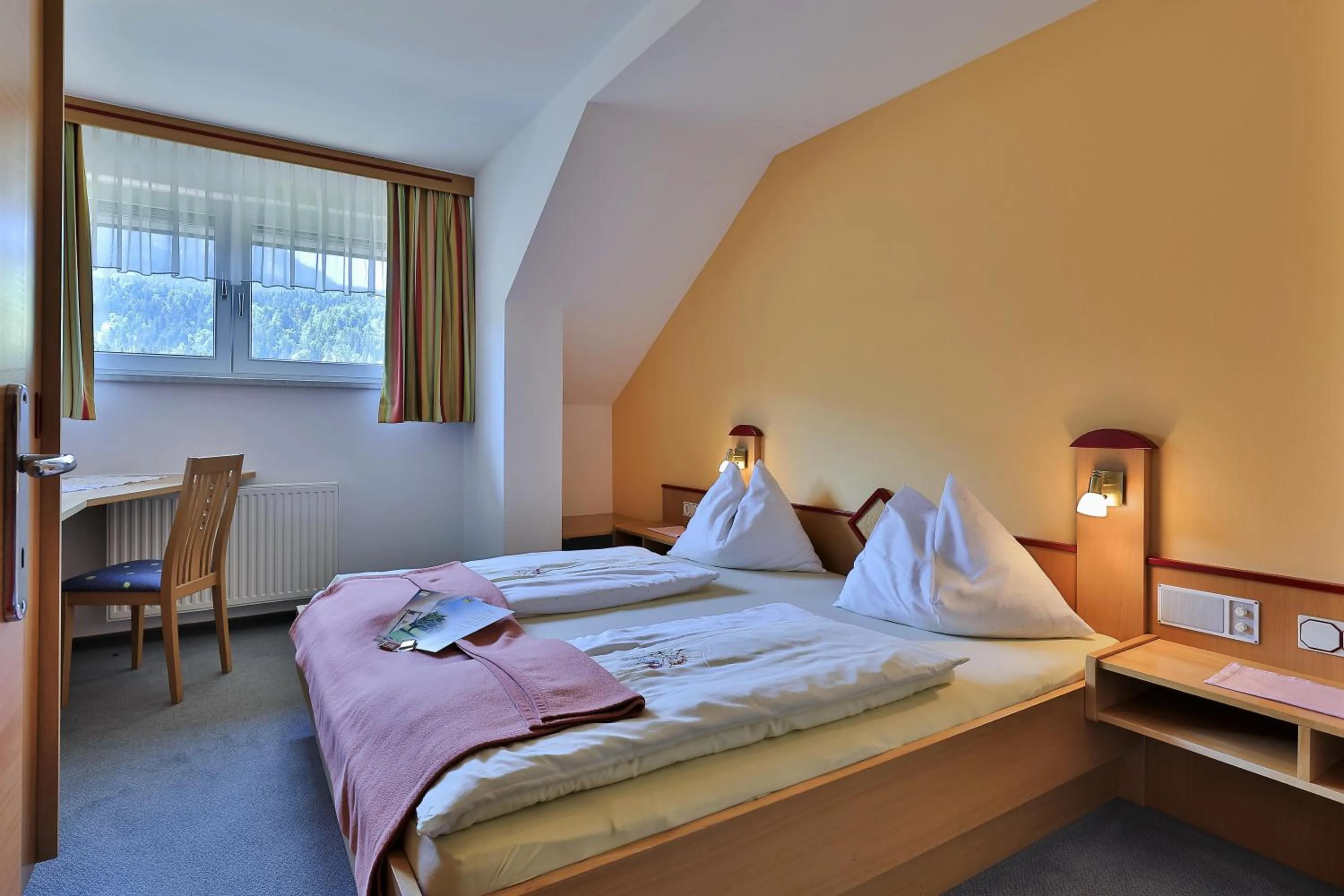 Bed in Hotel Garni Zerza