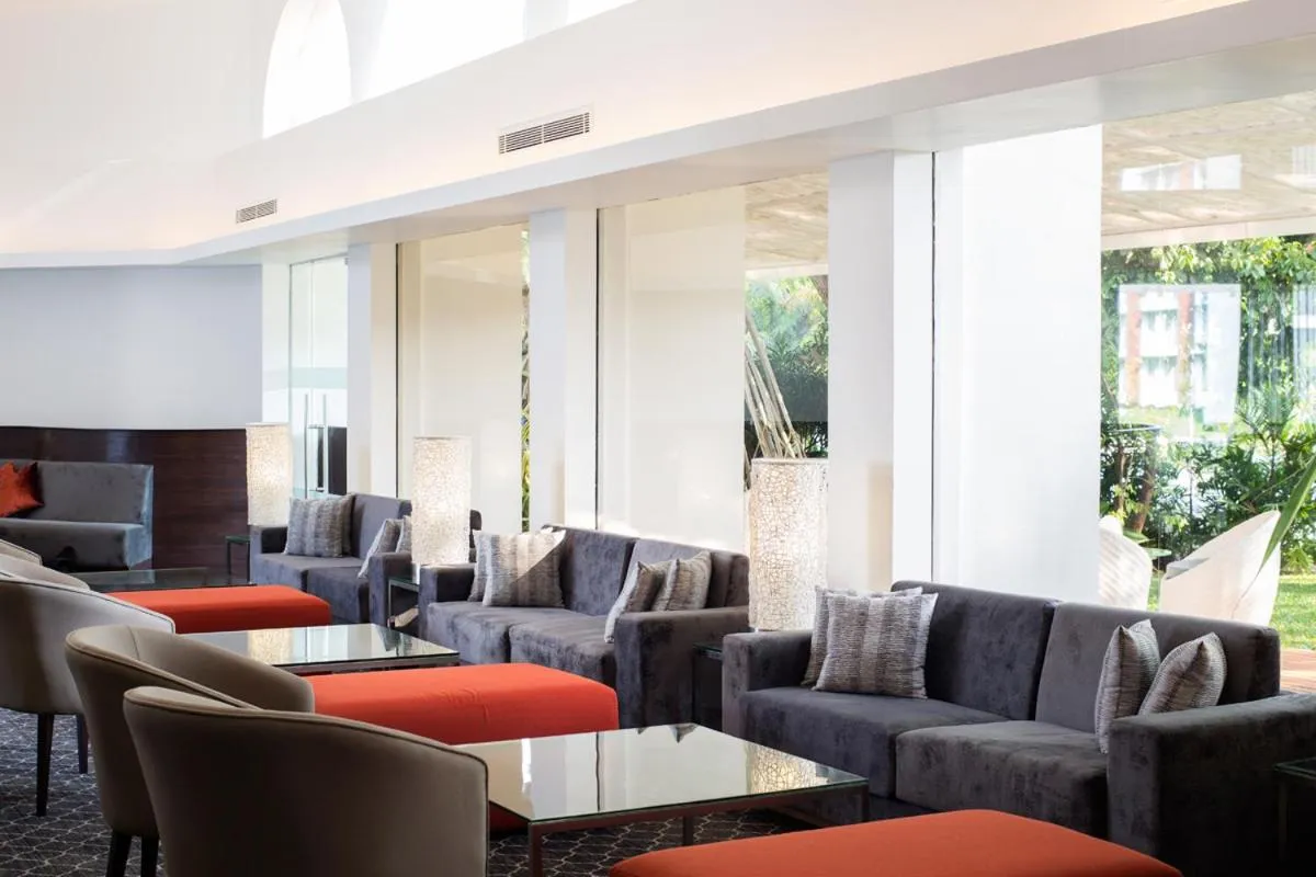Lounge or bar in Vivanta Colombo, Airport Garden
