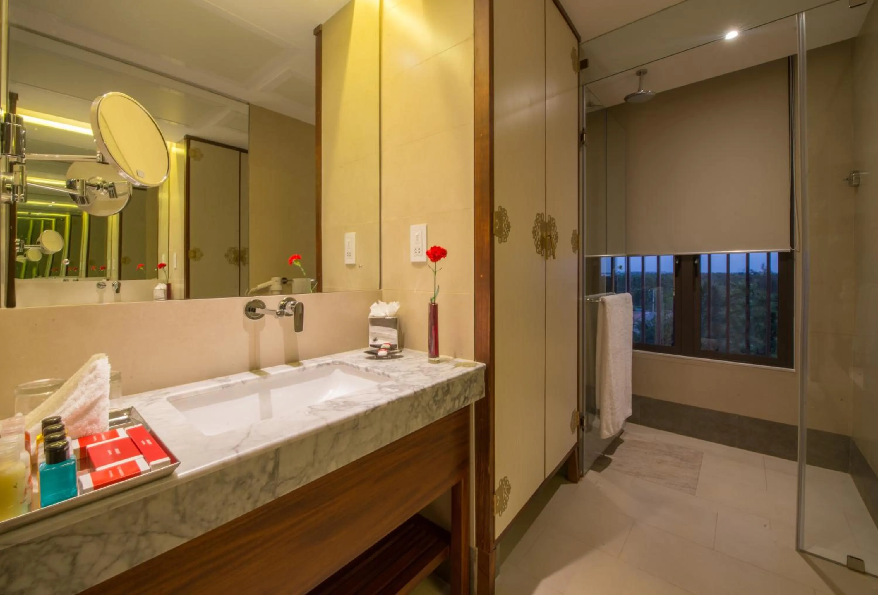 Bathroom in Vivanta Colombo, Airport Garden