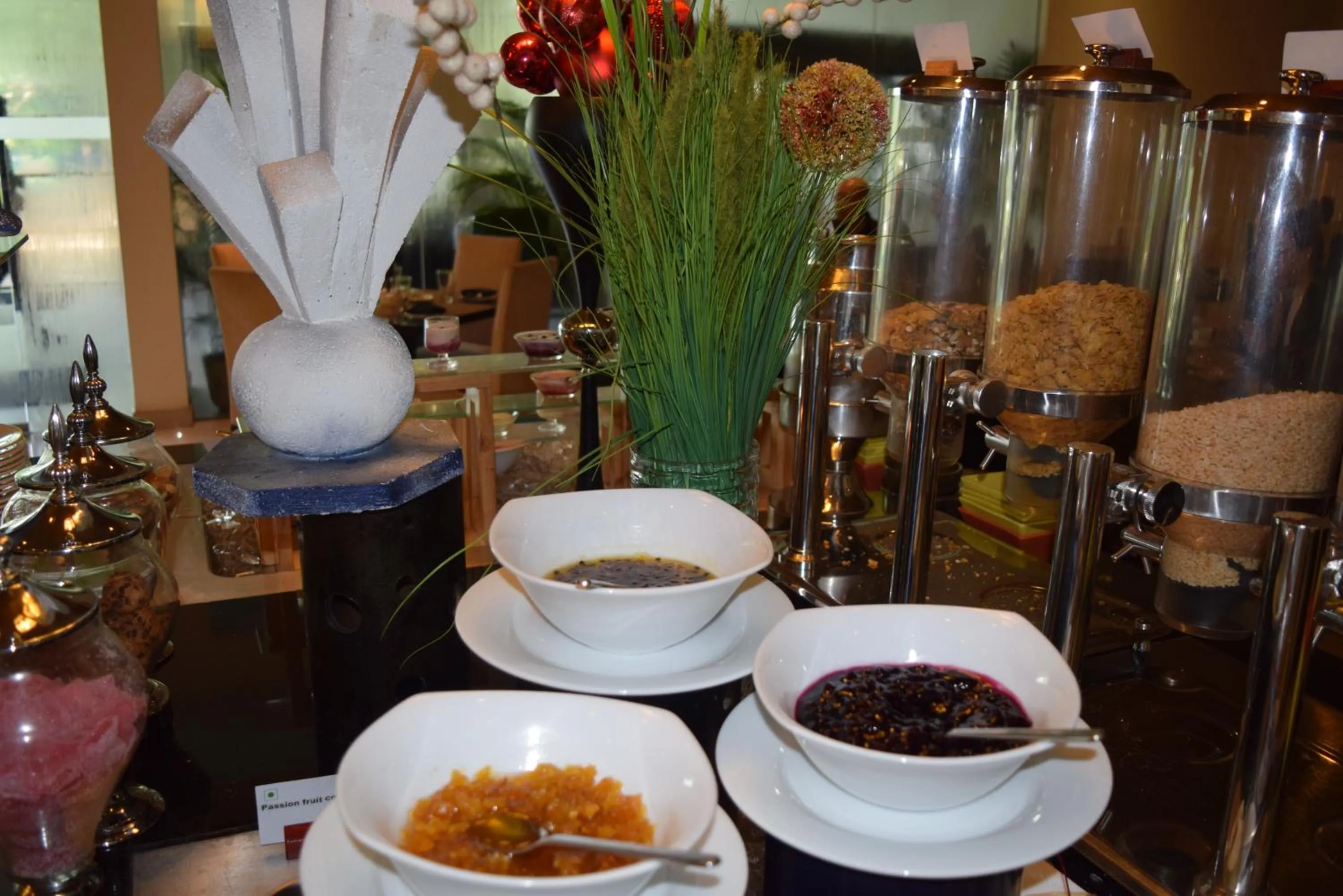 Restaurant/places to eat in Vivanta Colombo, Airport Garden