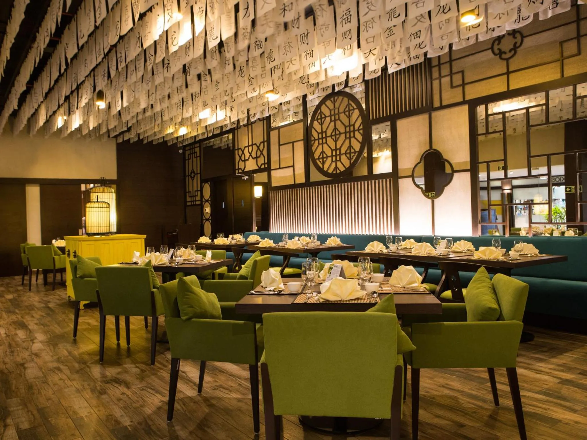 Restaurant/places to eat in Vivanta Colombo, Airport Garden