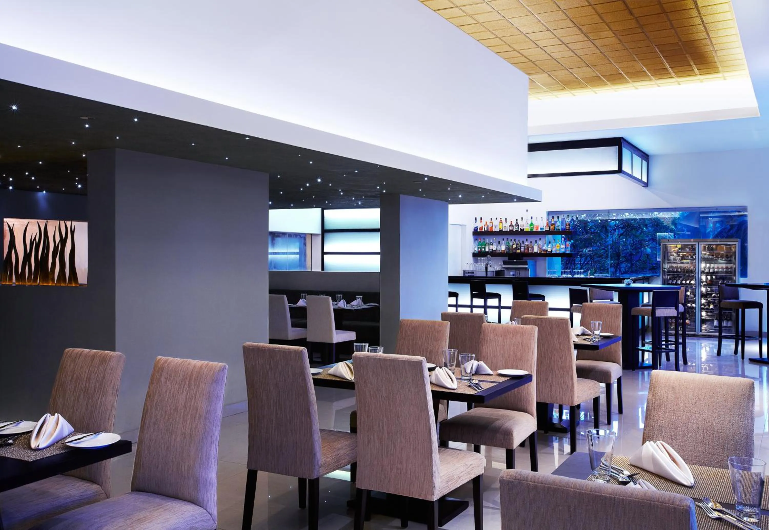 Restaurant/places to eat in Vivanta Colombo, Airport Garden