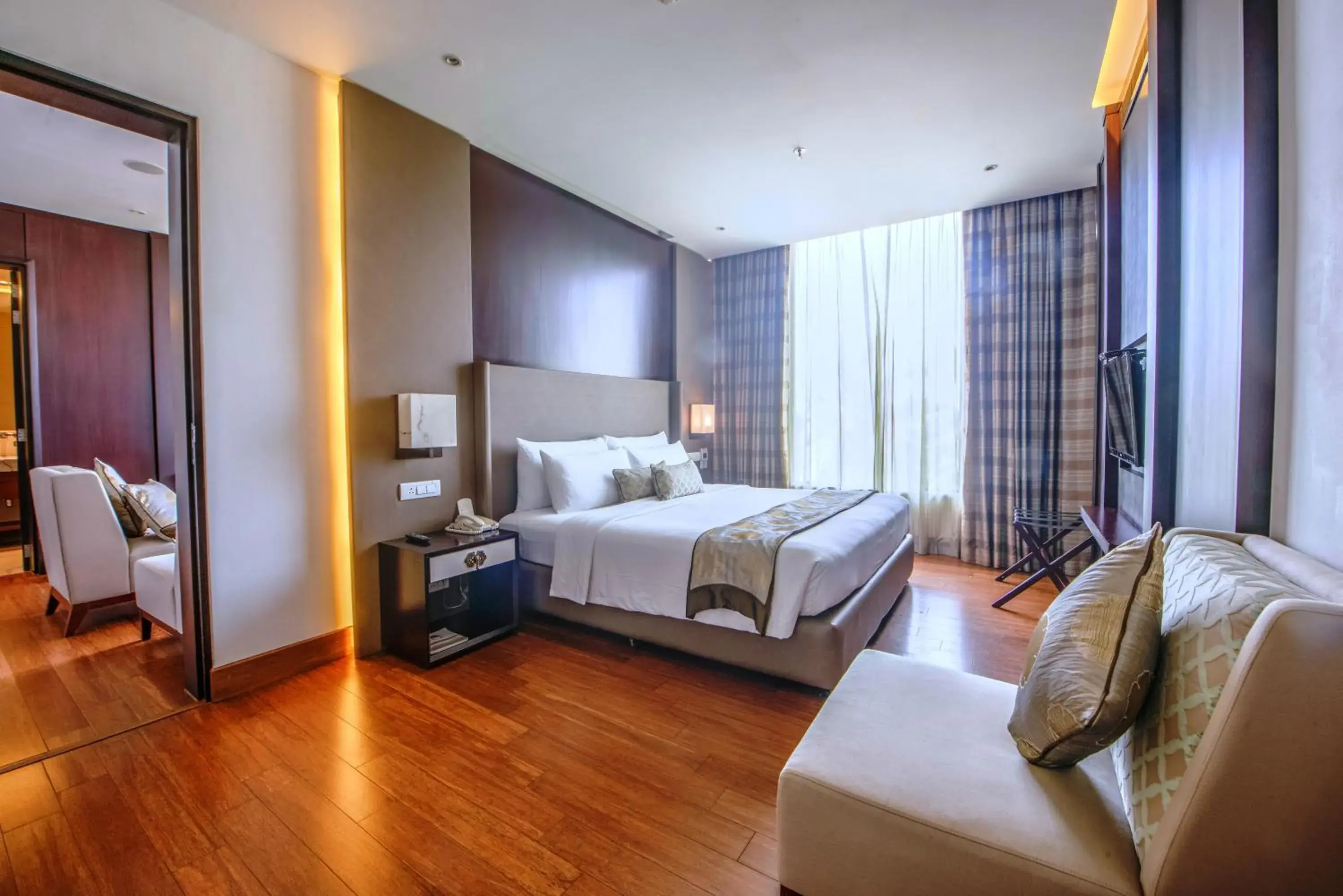 Executive Suite Including Both Way Airport Transfers - single occupancy in Vivanta Colombo, Airport Garden Executive Suite Including Both Way Airport Transfers - single occupancy in Vivanta Colombo, Airport Garden
