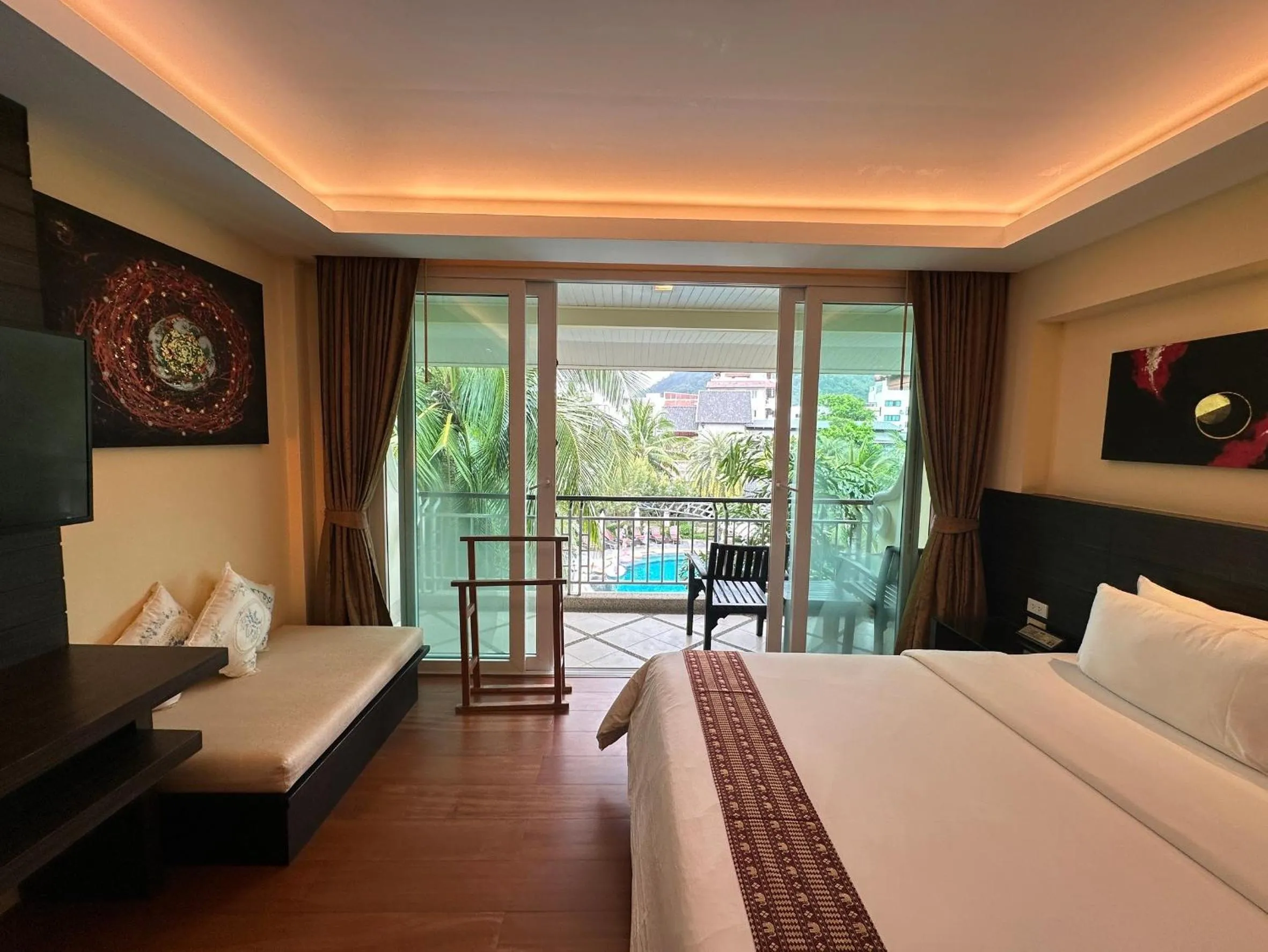 Pool view, Bed in R-Mar Resort and Spa Patong, Phuket