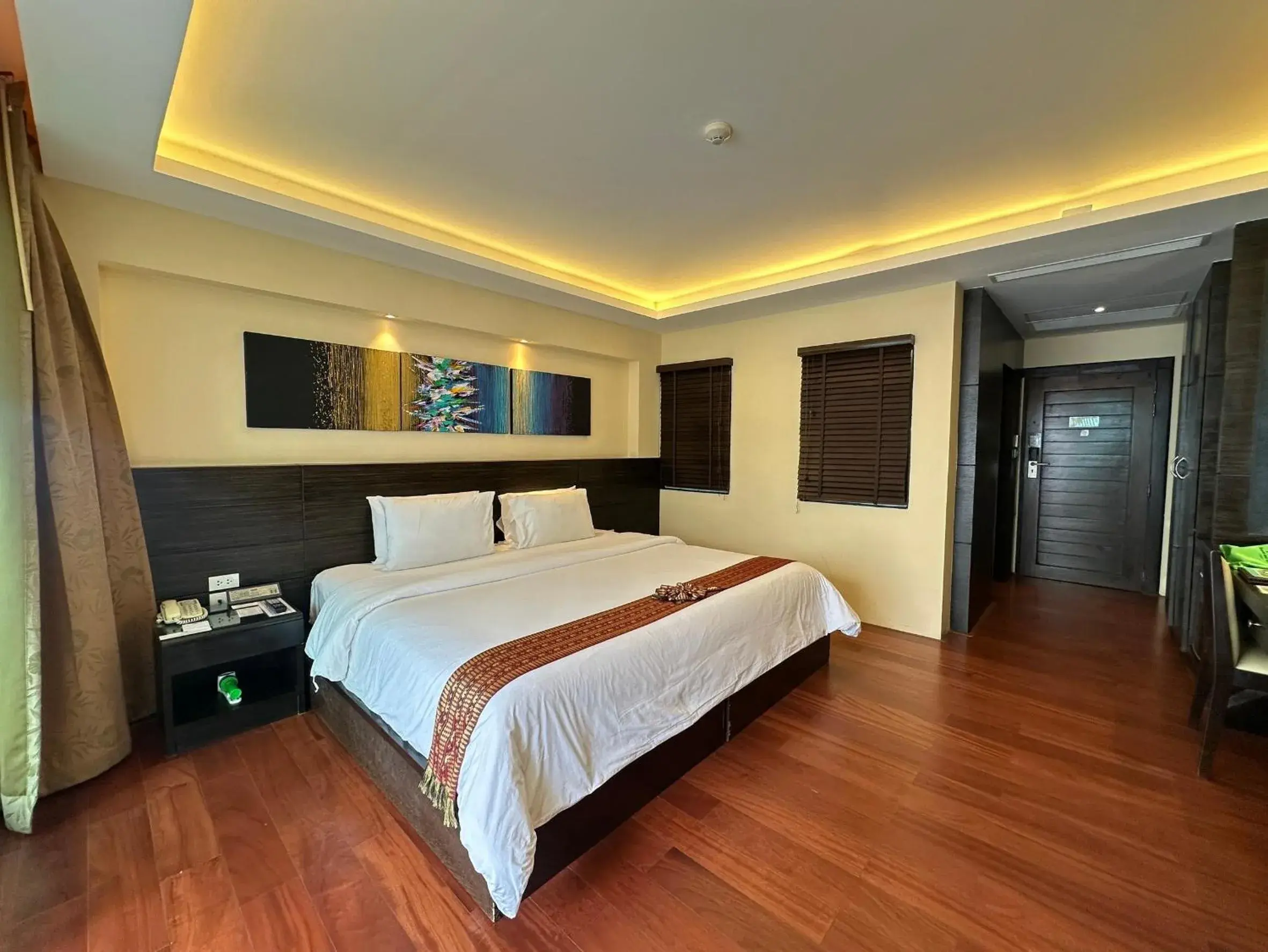 Deluxe Double or Twin Room with Building View in R-Mar Resort and Spa Patong, Phuket Deluxe Double or Twin Room with Building View in R-Mar Resort and Spa Patong, Phuket
