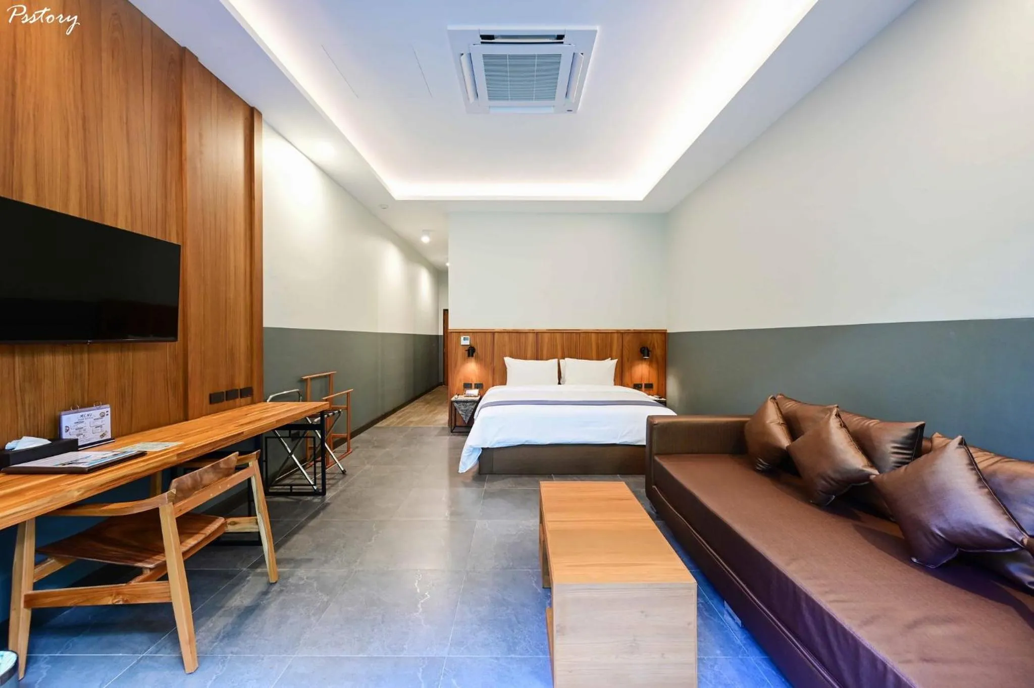 Photo of the whole room, Bed in R-Mar Resort and Spa Patong, Phuket