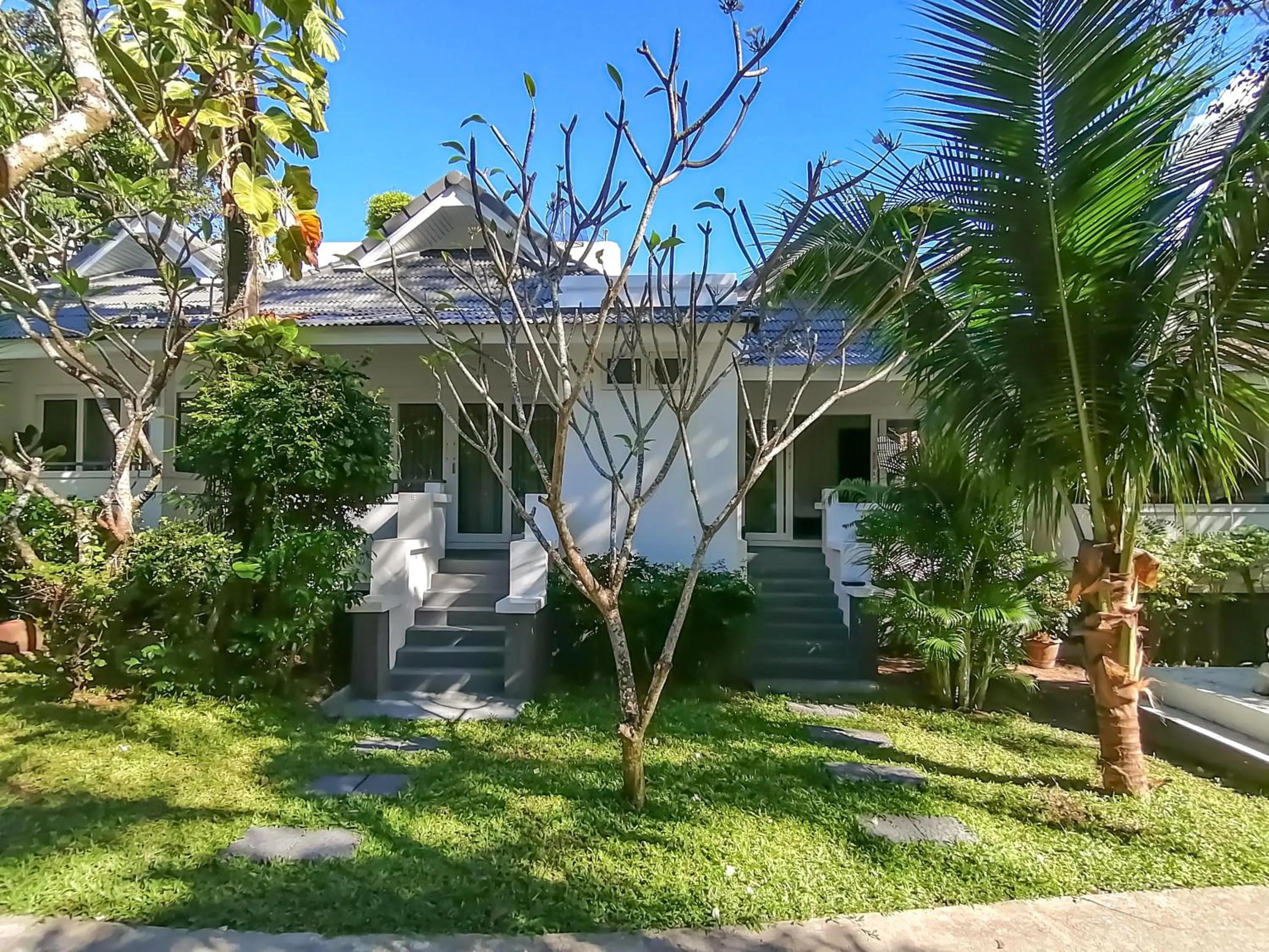 Property building in The Cosy Maenam Beach Resort