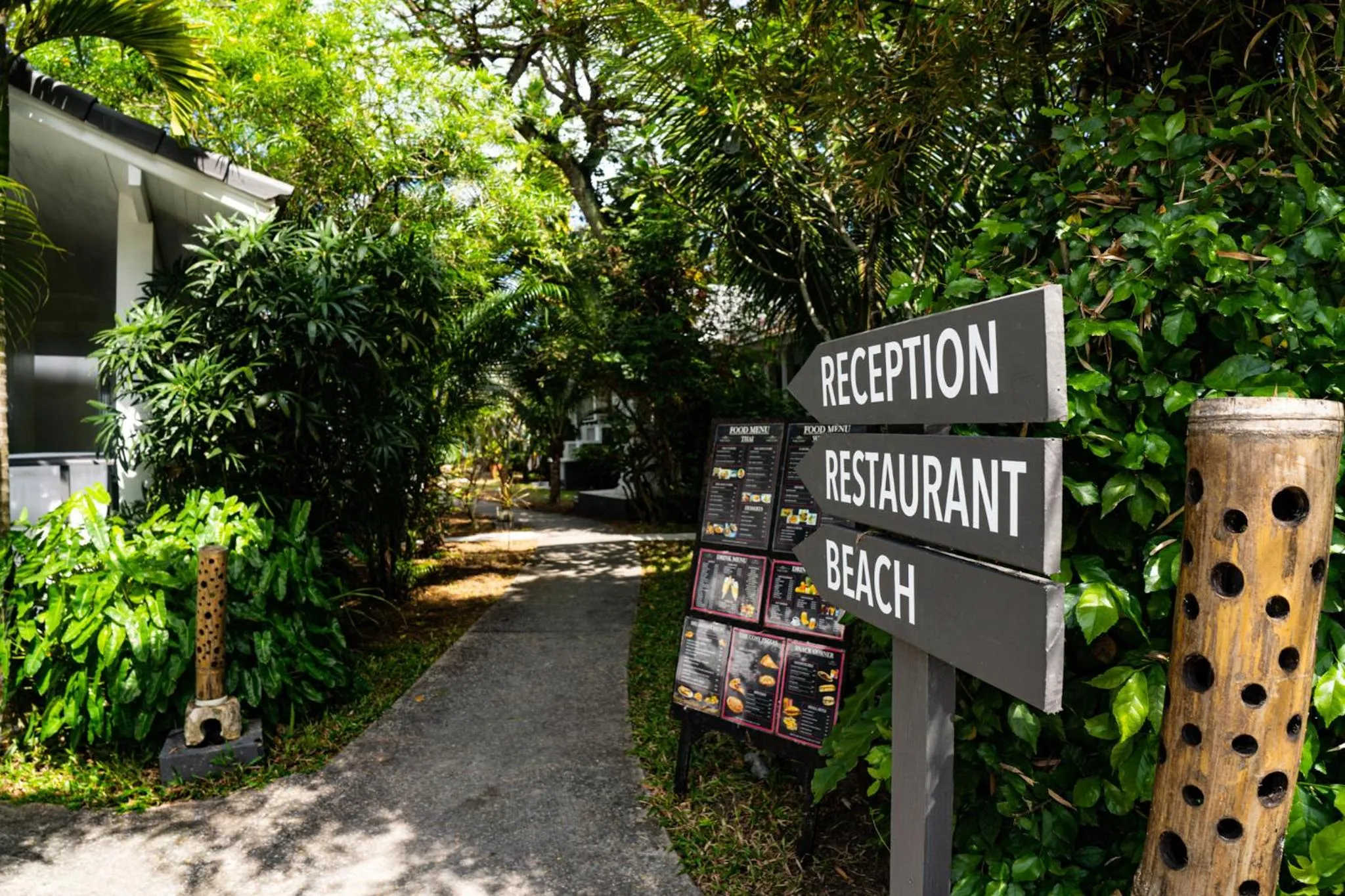 The Cosy Maenam Beach Resort