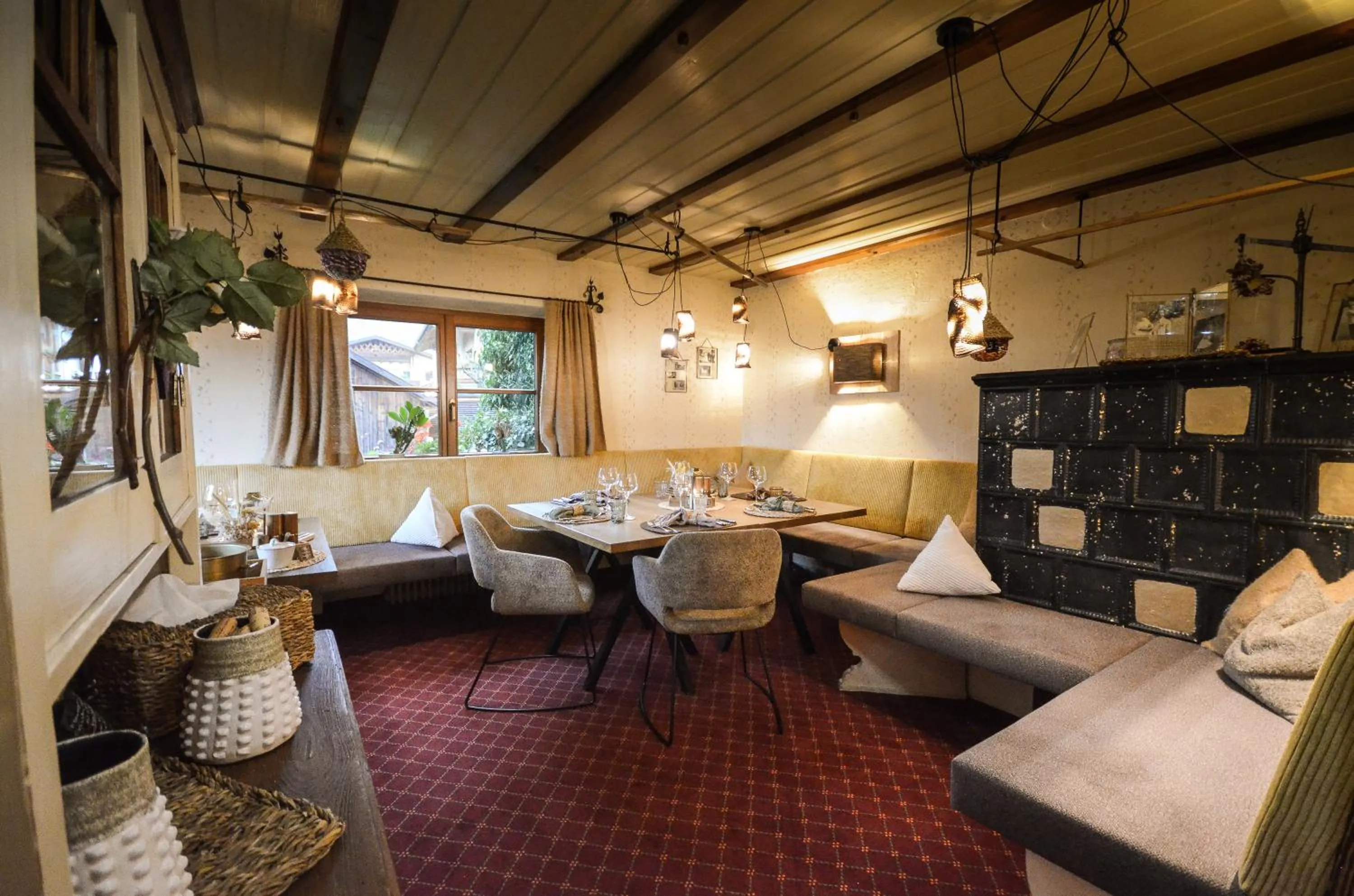 Restaurant/places to eat in Hotel Ehrwalderhof