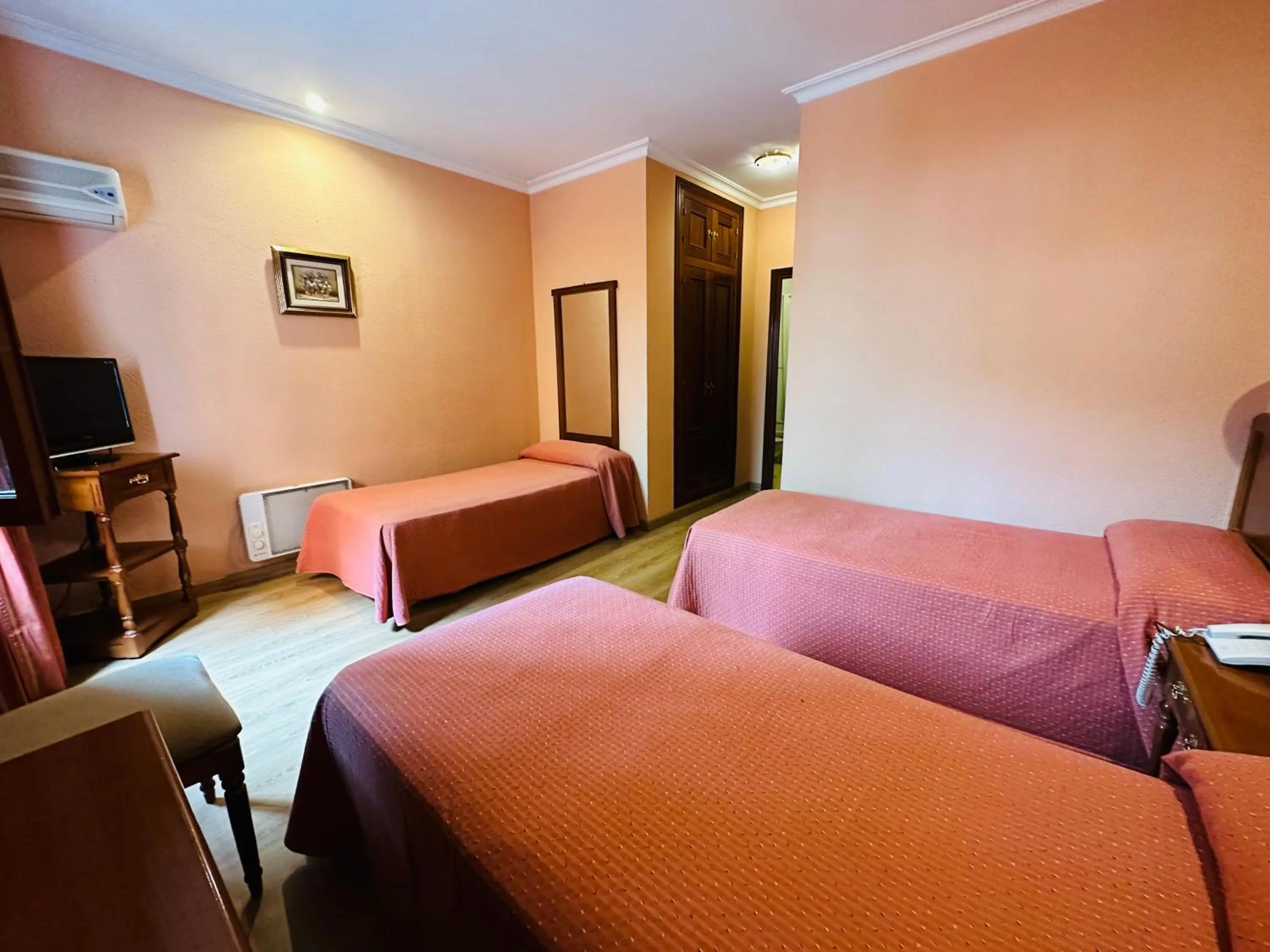 Bed in Hotel Los Castaños