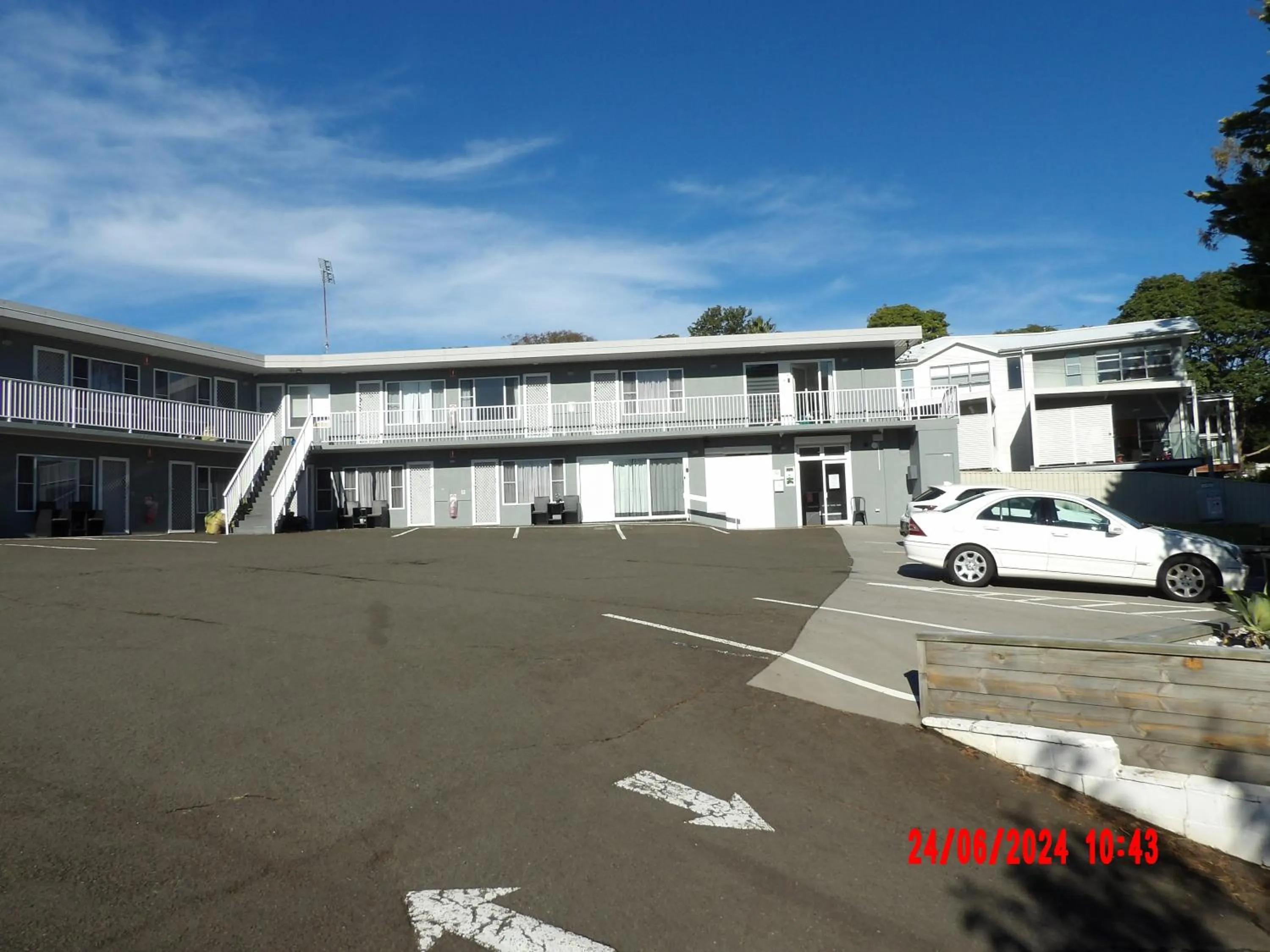 Property building in Kiama Motel 617