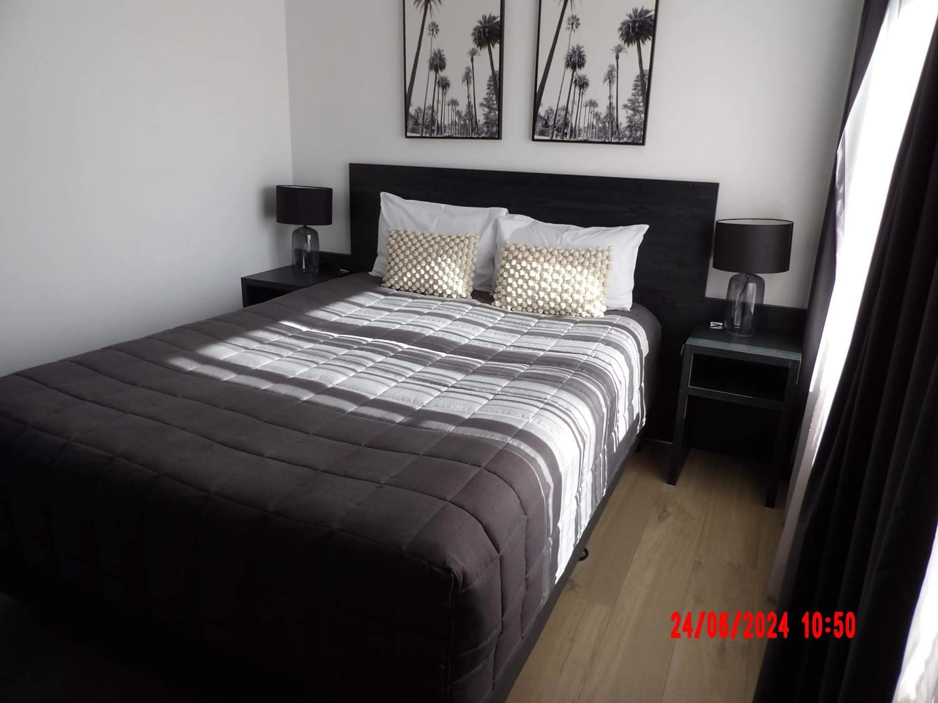 Photo of the whole room, Bed in Kiama Motel 617