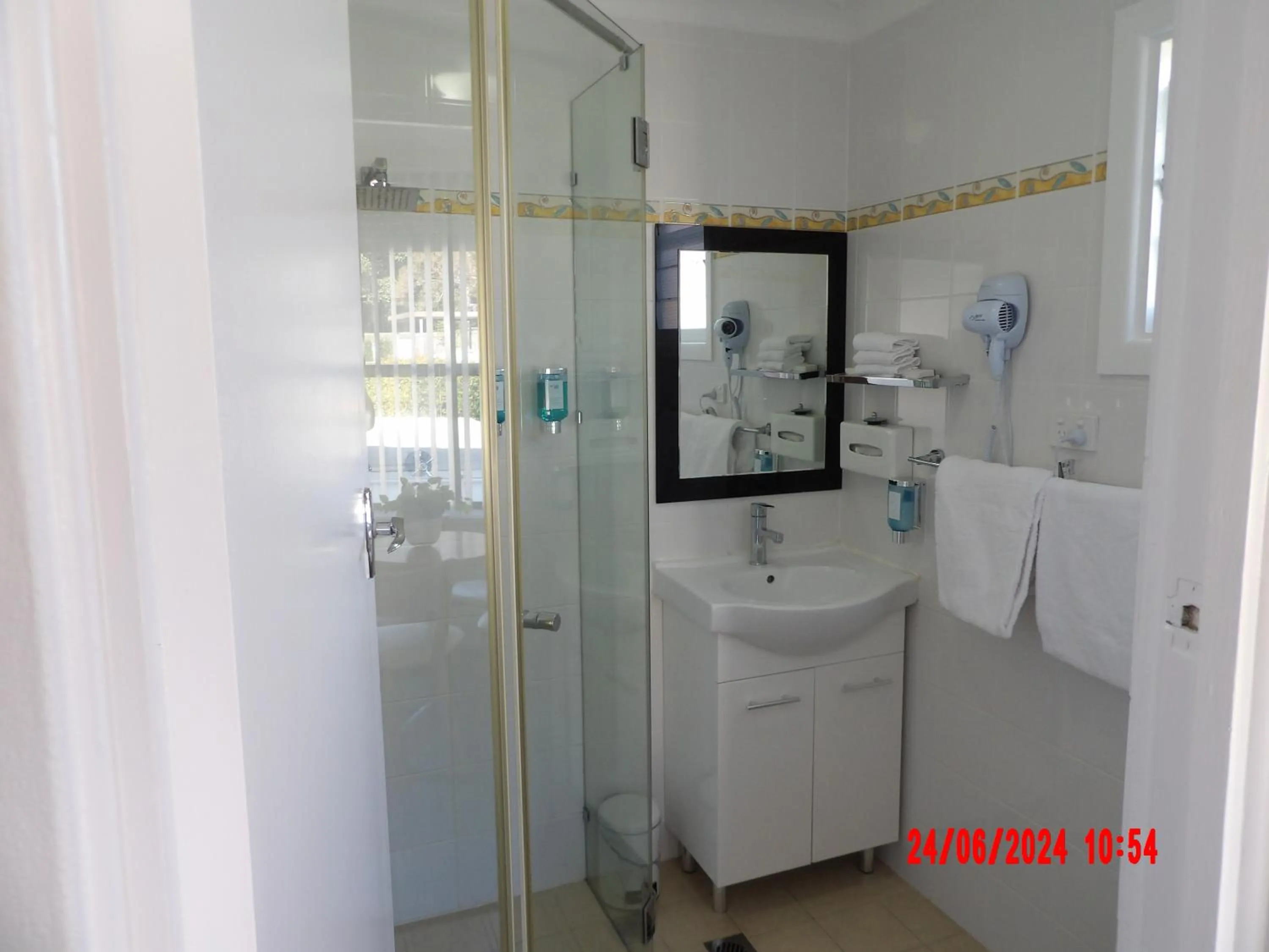 Bathroom in Kiama Motel 617