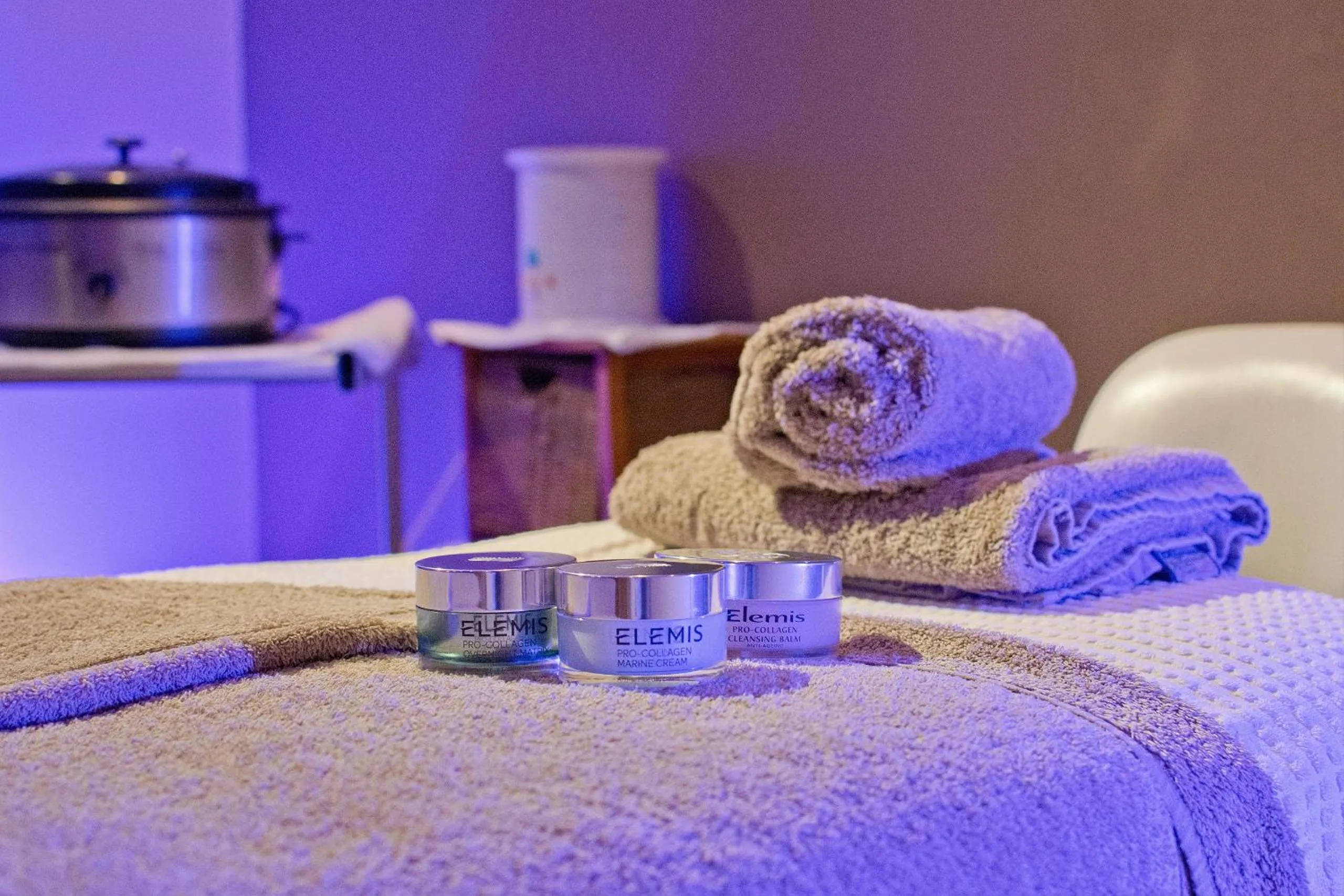 Massage, Bed in St Mellion Estate