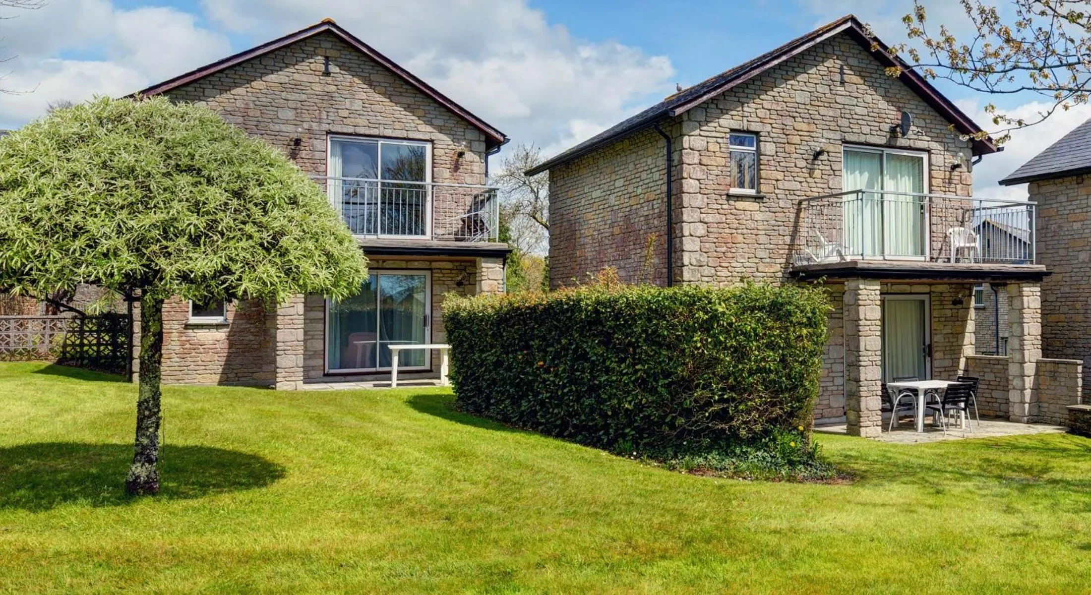 Property building in St Mellion Estate