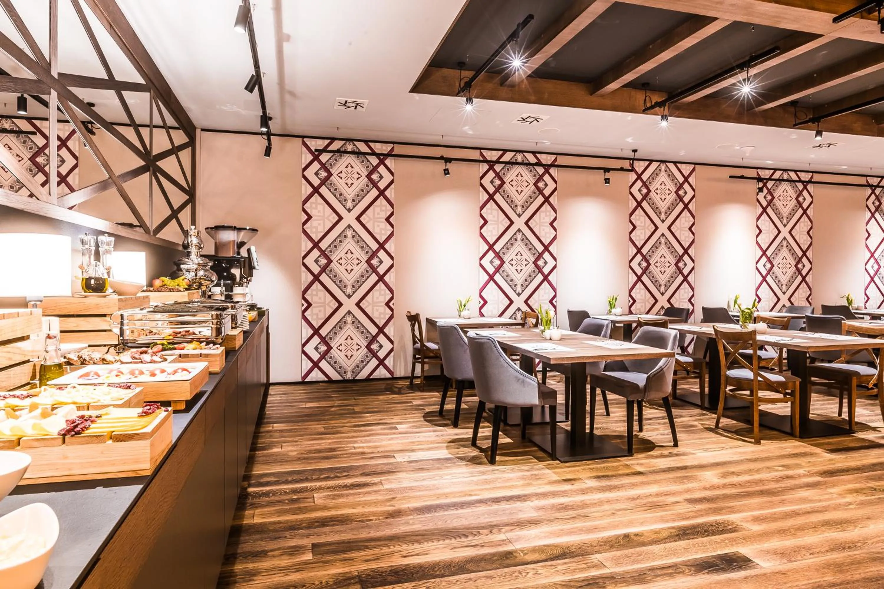 Restaurant/places to eat in Rezydencja NOVA na Gubałówce