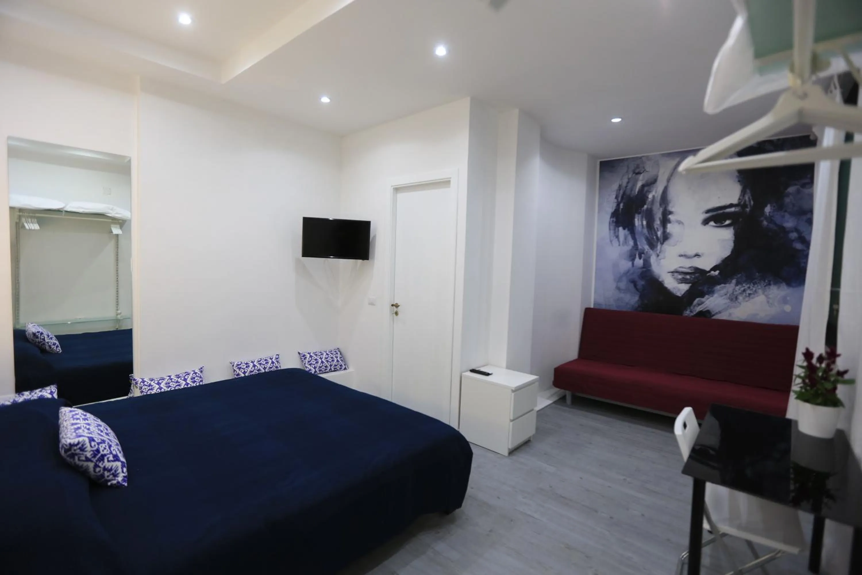 Property building, Bed in Cico B&B