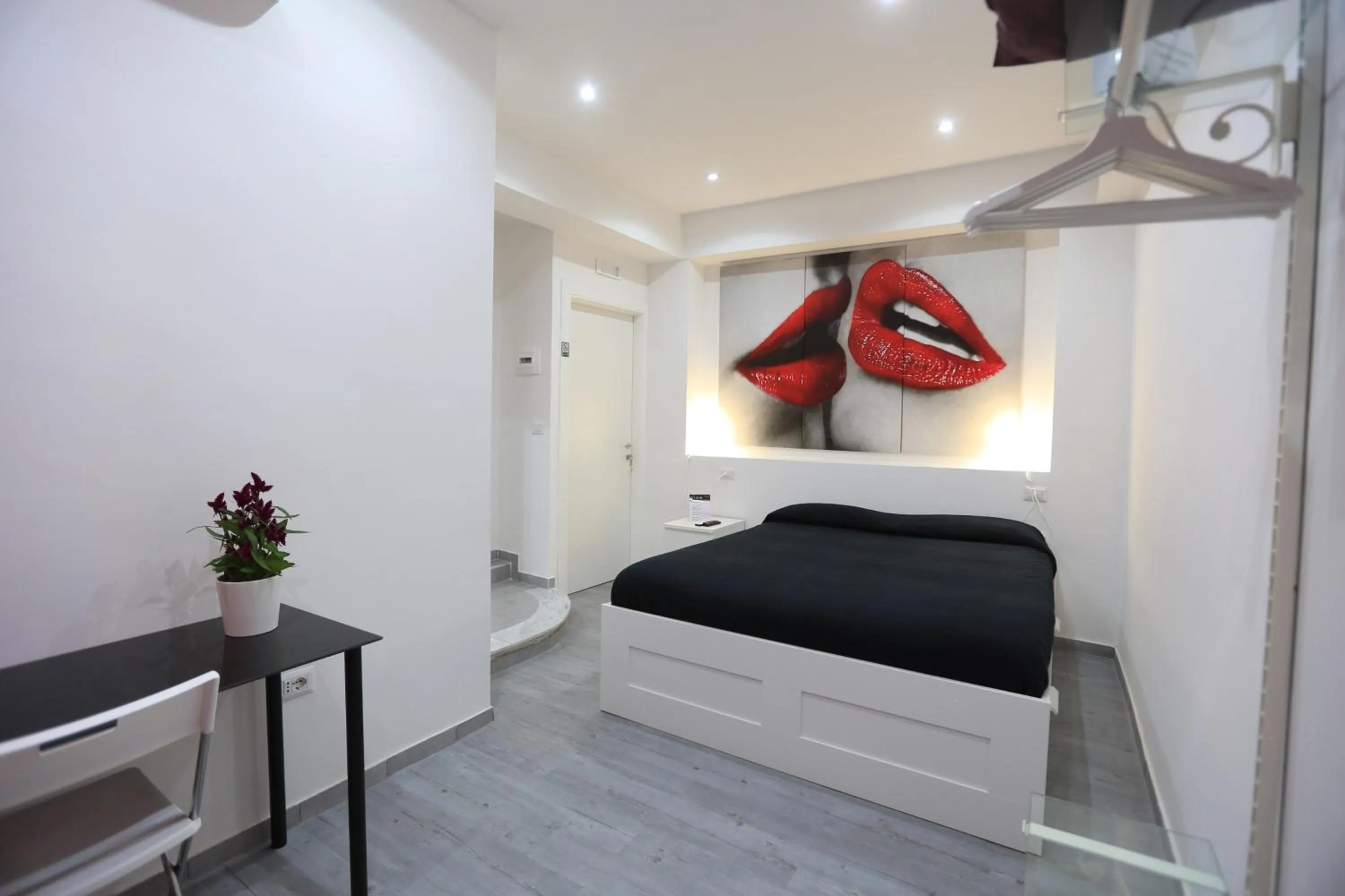 Property building, Bed in Cico B&B