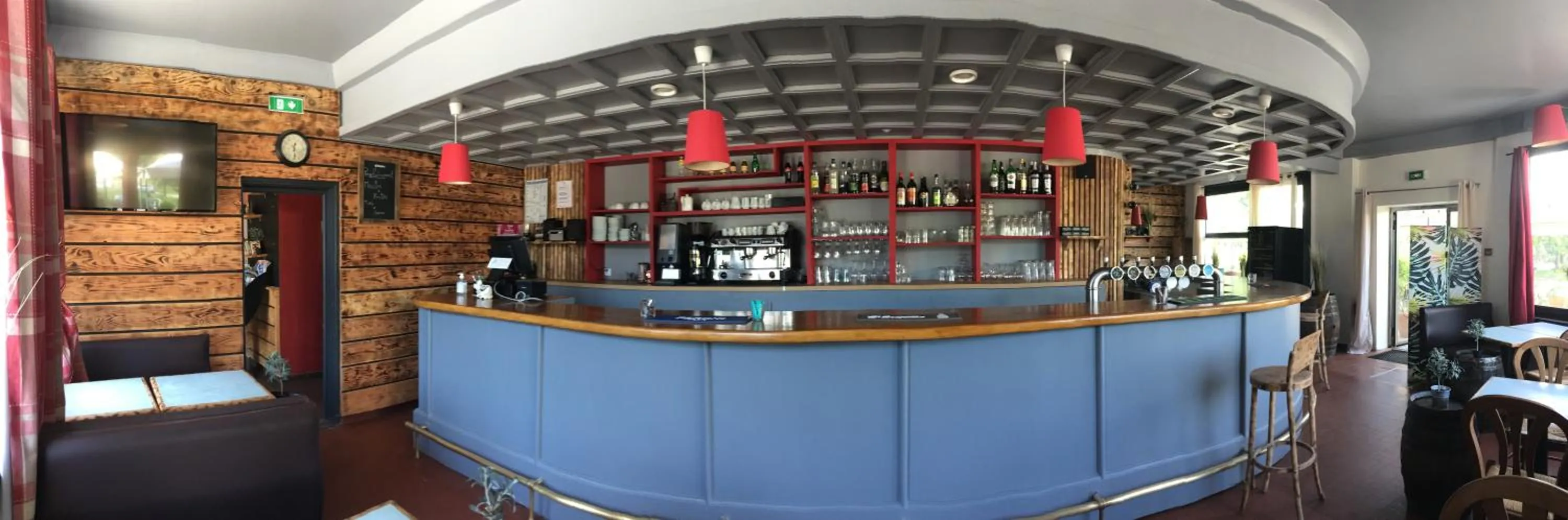 Lounge or bar in Ô & Cimes