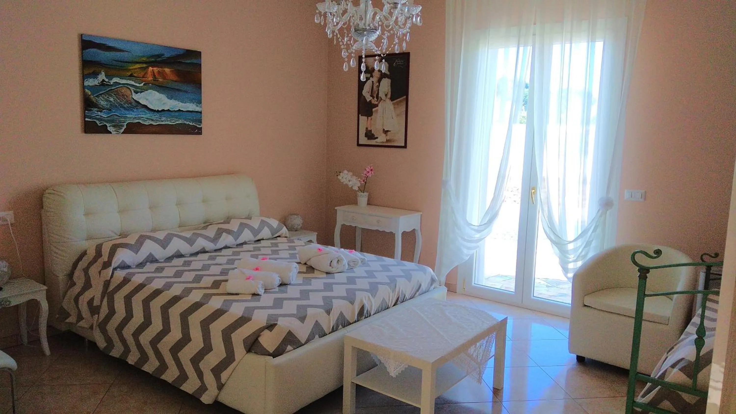 Photo of the whole room in Tenuta Arate