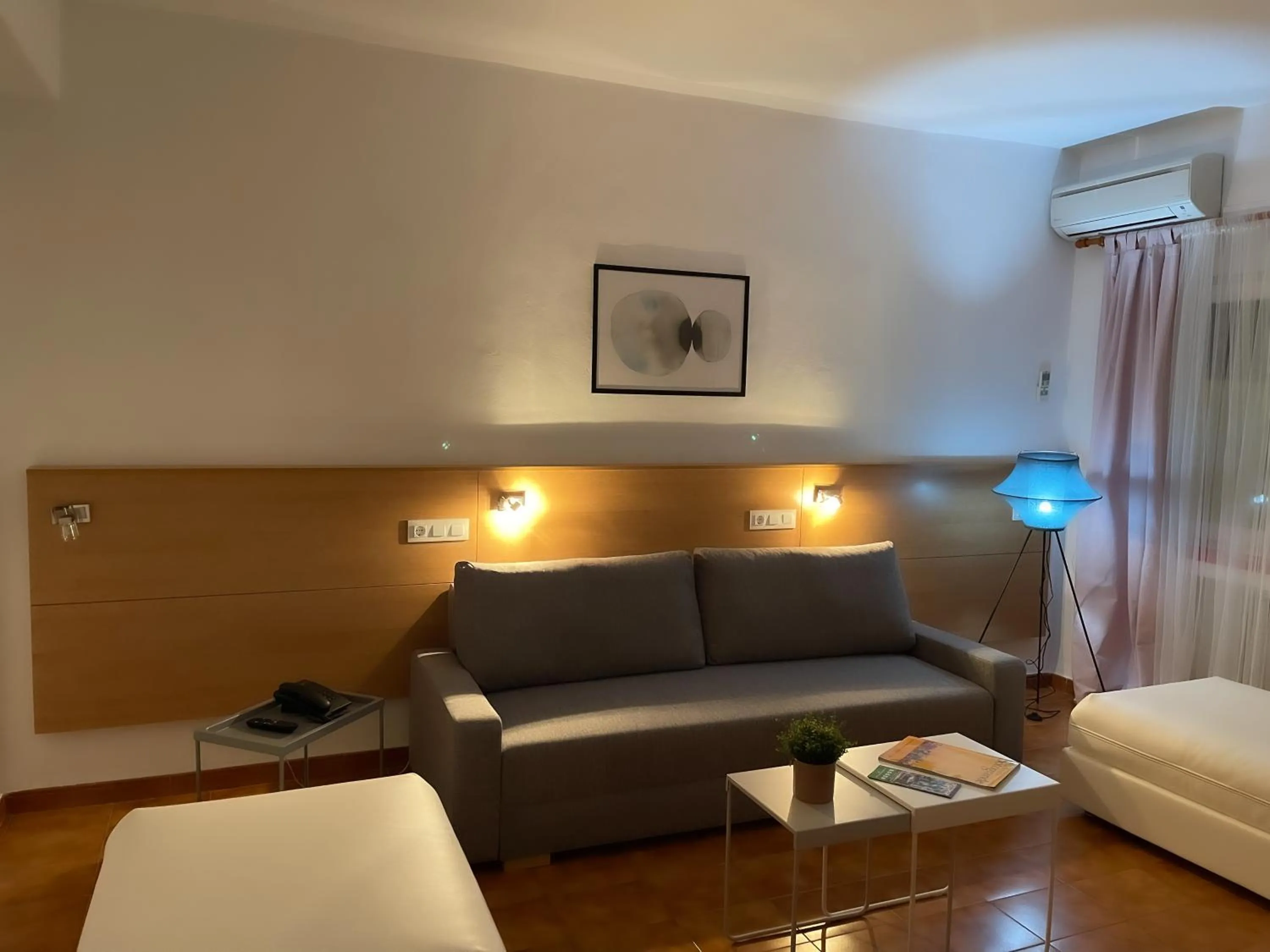 Living room, Bed in Hotel Patricia