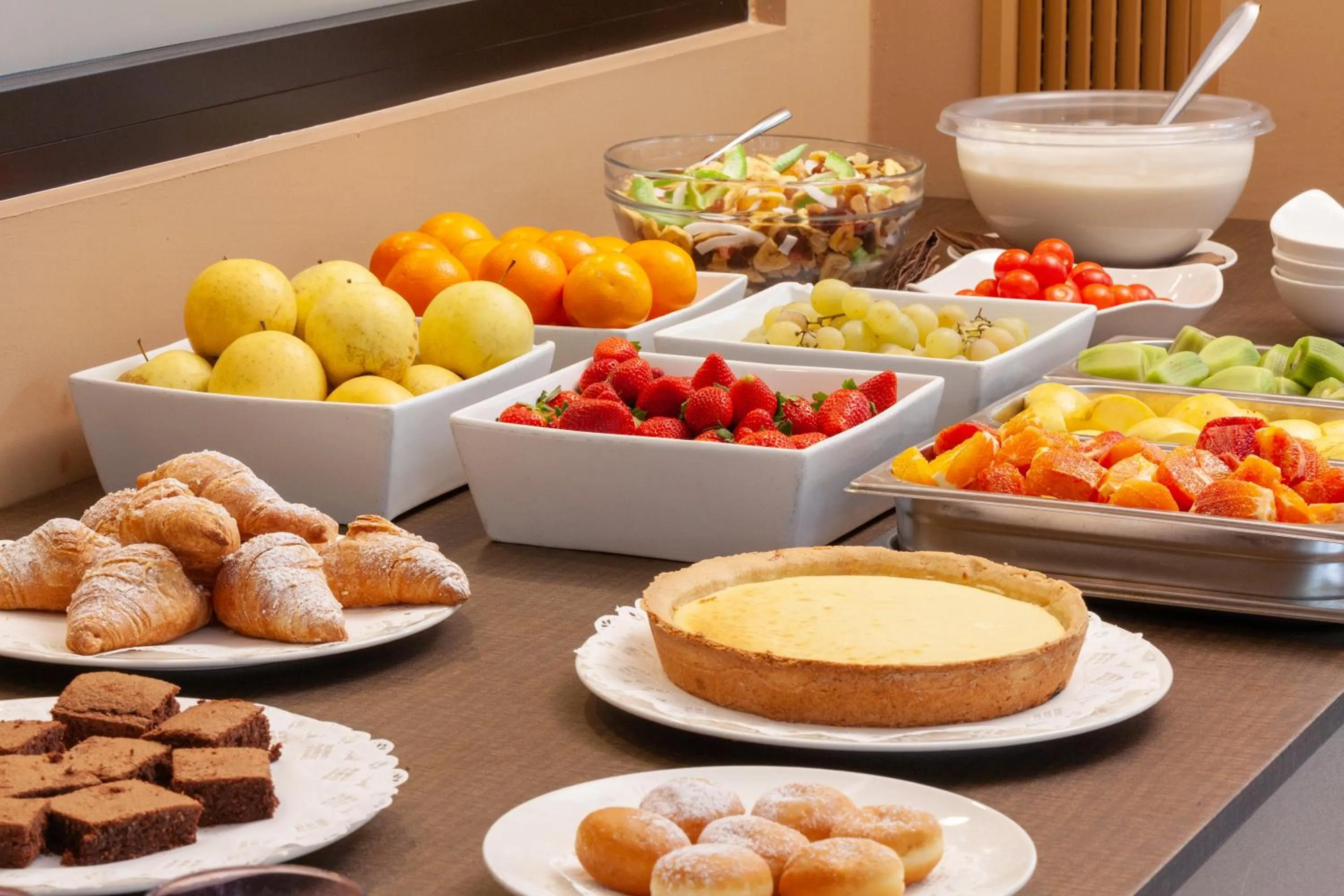 Buffet breakfast in Hotel Kristal Palace - Tonelli Hotels - Adult Friendly