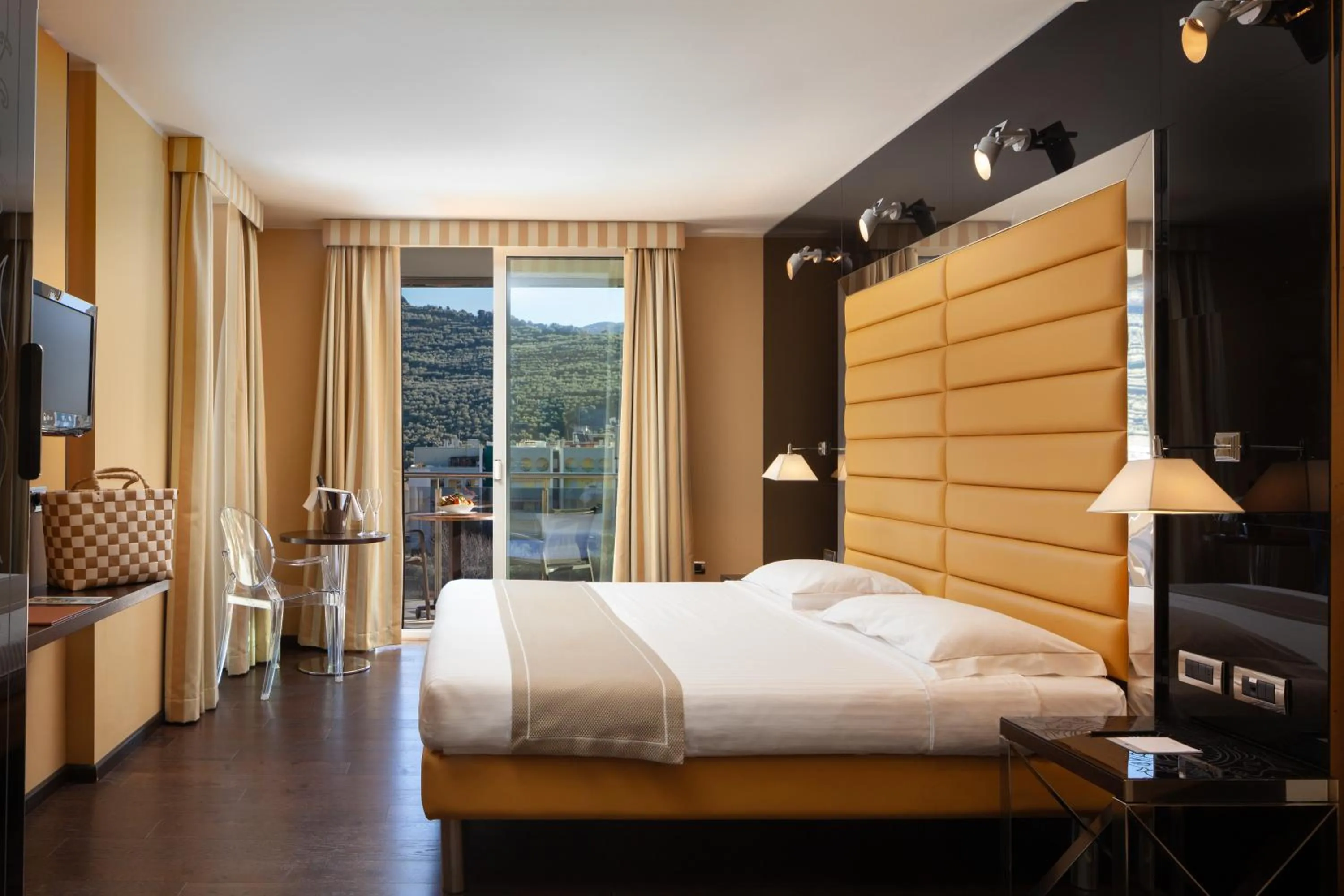 Bedroom, Bed in Hotel Kristal Palace - Tonelli Hotels - Adult Friendly