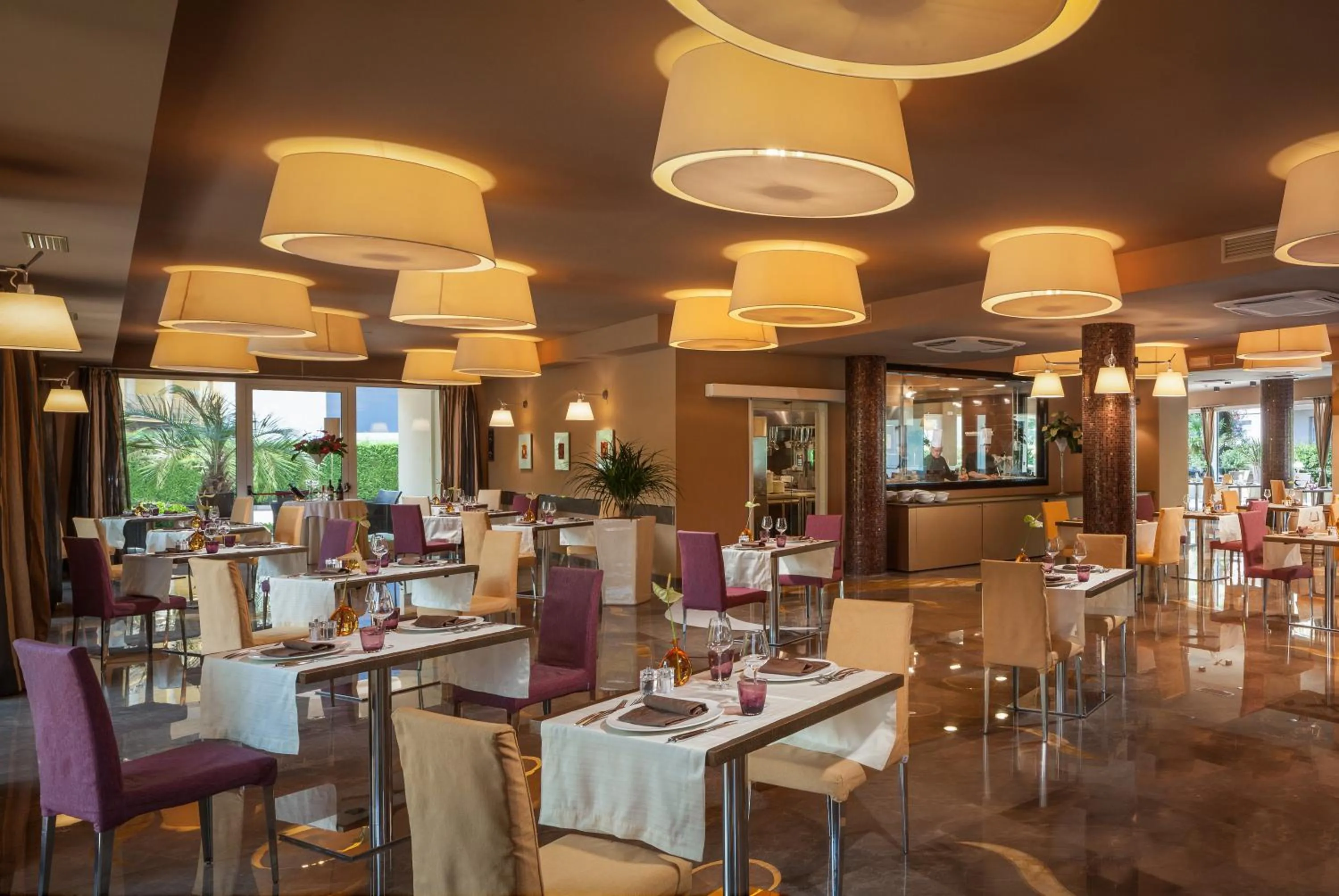 Restaurant/places to eat in Hotel Kristal Palace - Tonelli Hotels - Adult Friendly