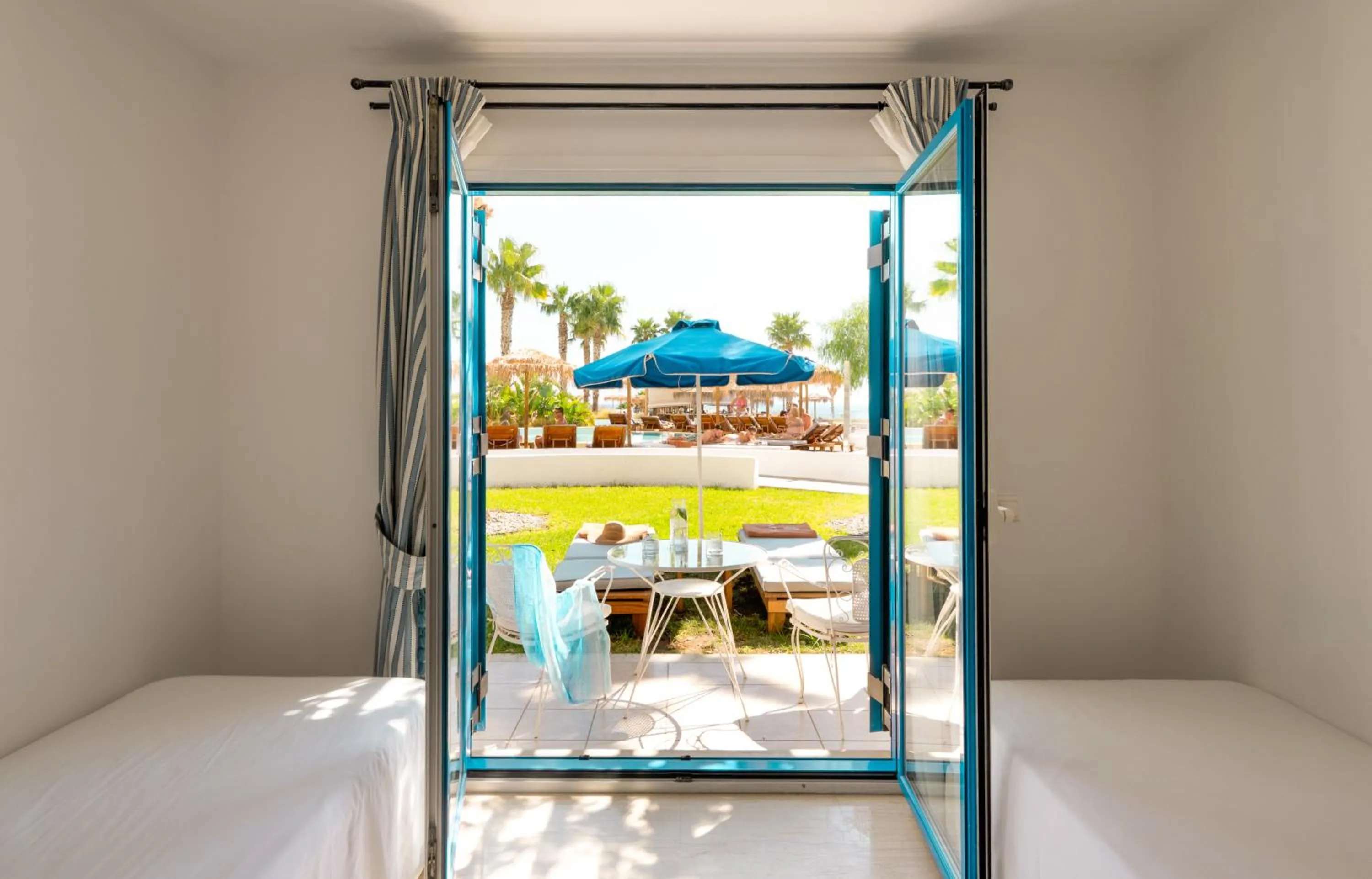 Bed in Mitsis Norida