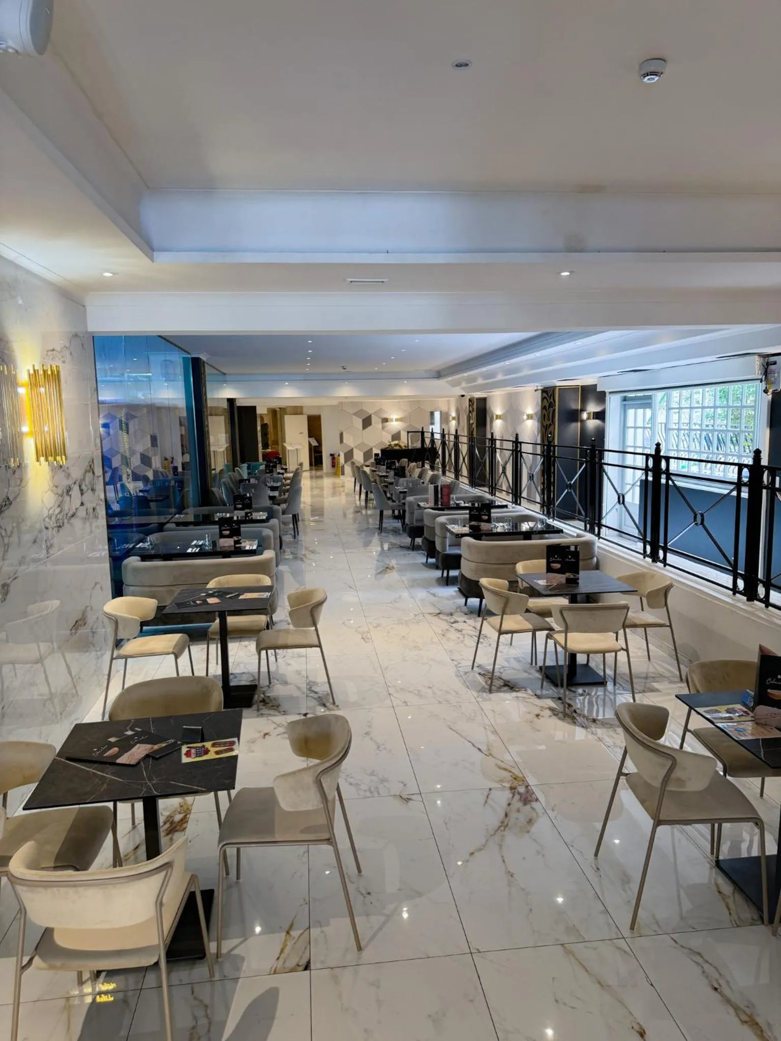 Restaurant/places to eat in Soreda Hotel