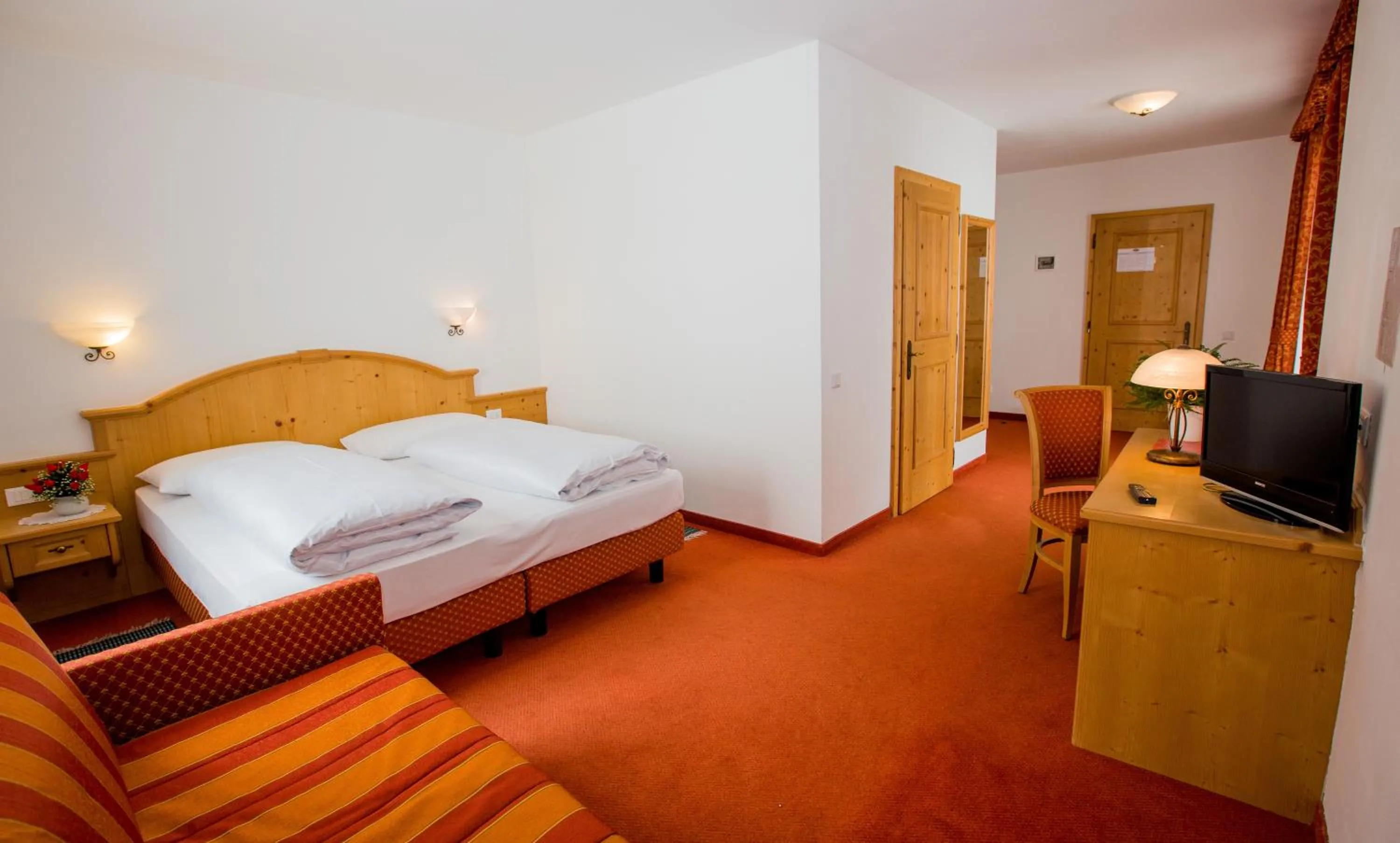 Photo of the whole room, Bed in Hotel Restaurant Schaurhof