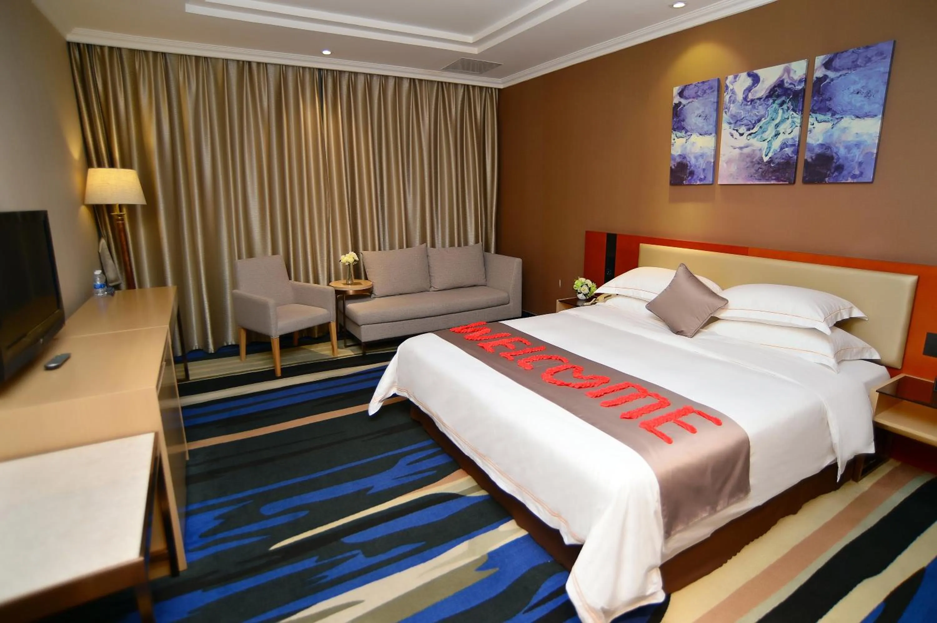 Bed in Shenzhen Kaili Hotel, Guomao Shopping Mall