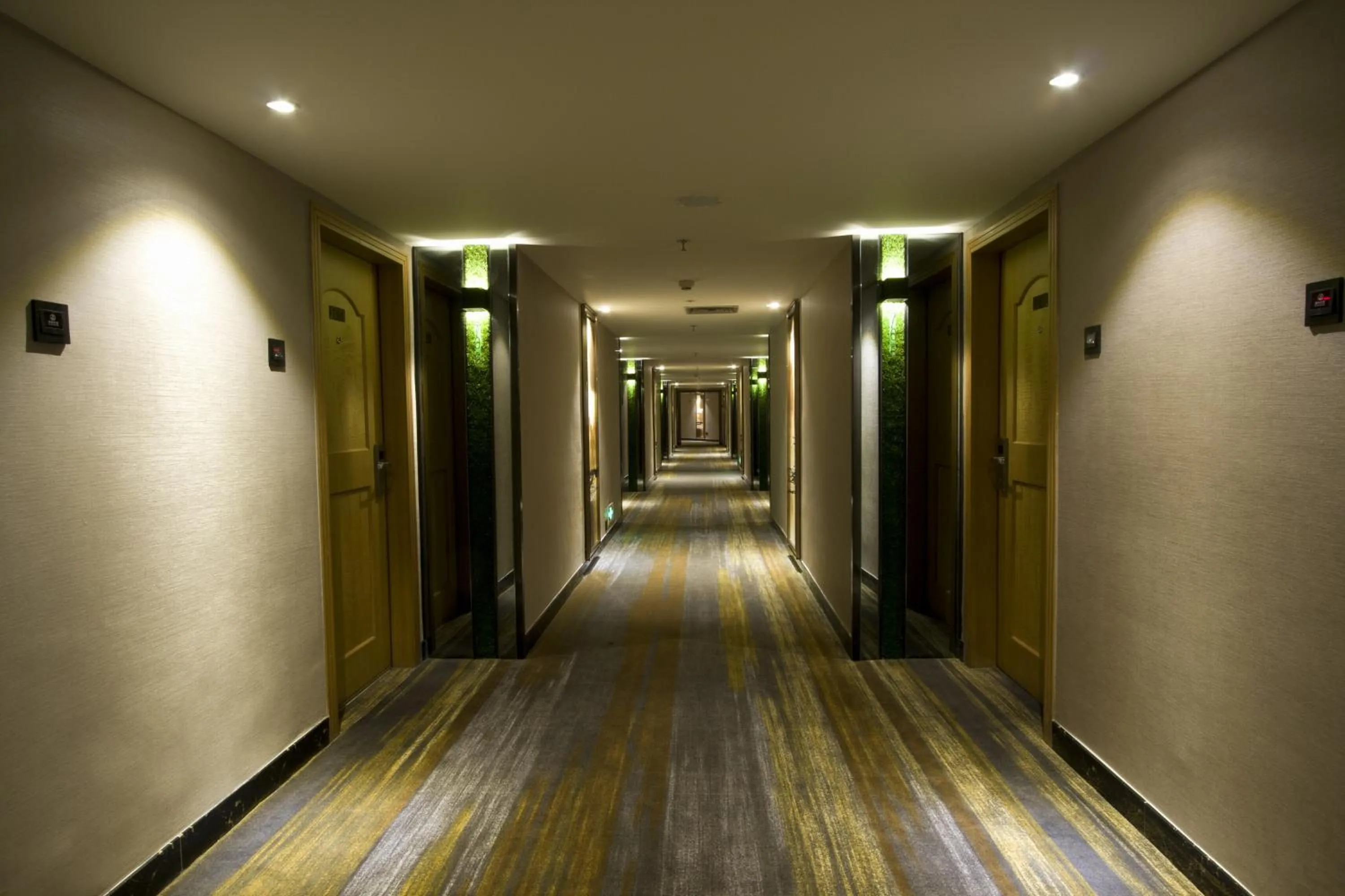 Decorative detail in Shenzhen Kaili Hotel, Guomao Shopping Mall