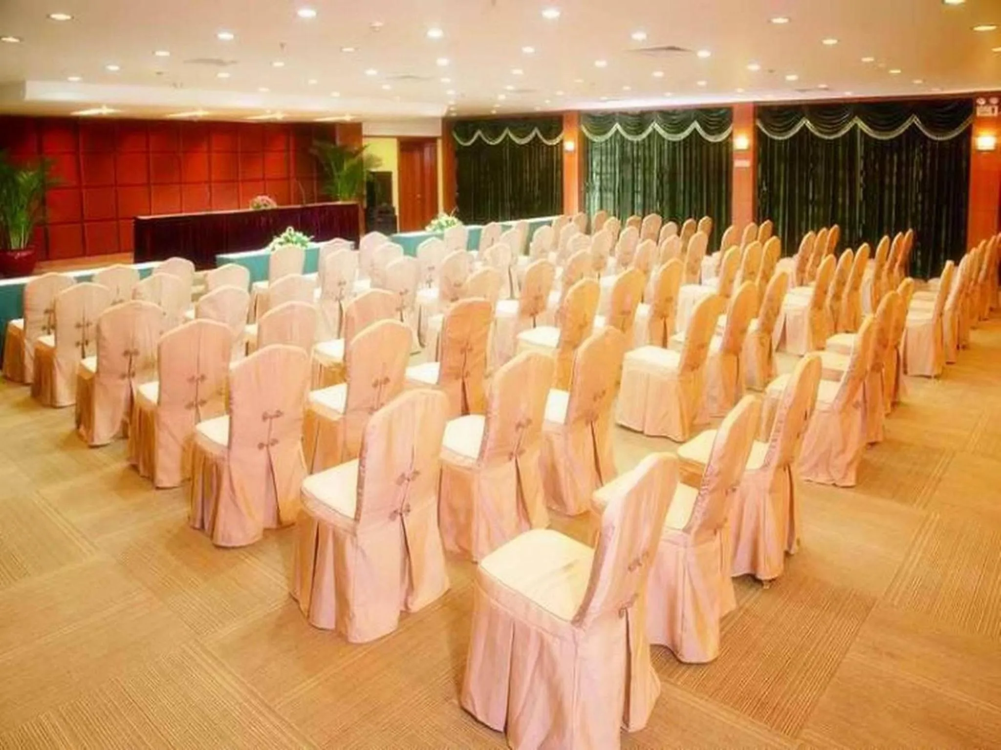 Business facilities in Shenzhen Kaili Hotel, Guomao Shopping Mall