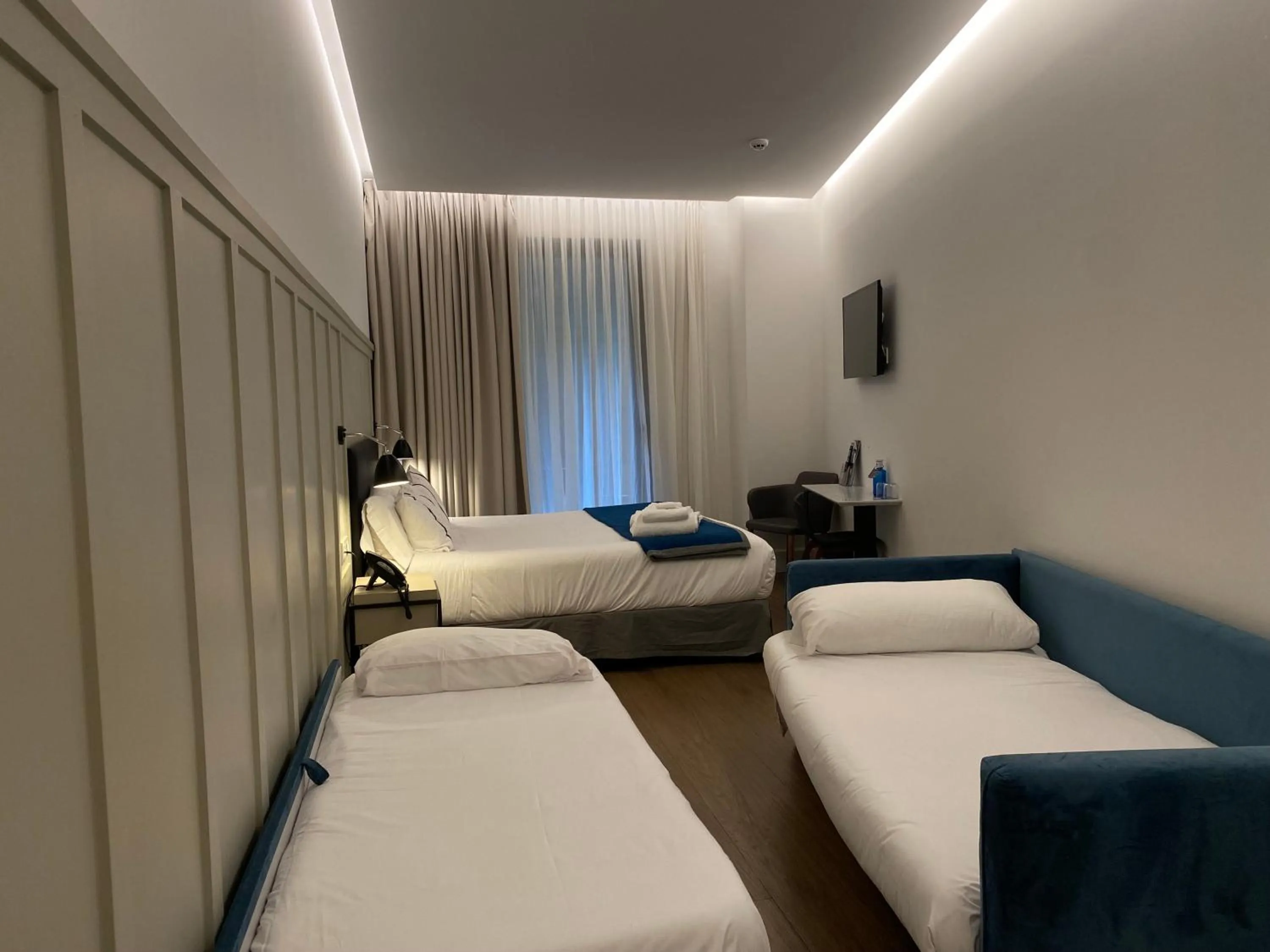 Photo of the whole room, Bed in Hotel SANSEbay