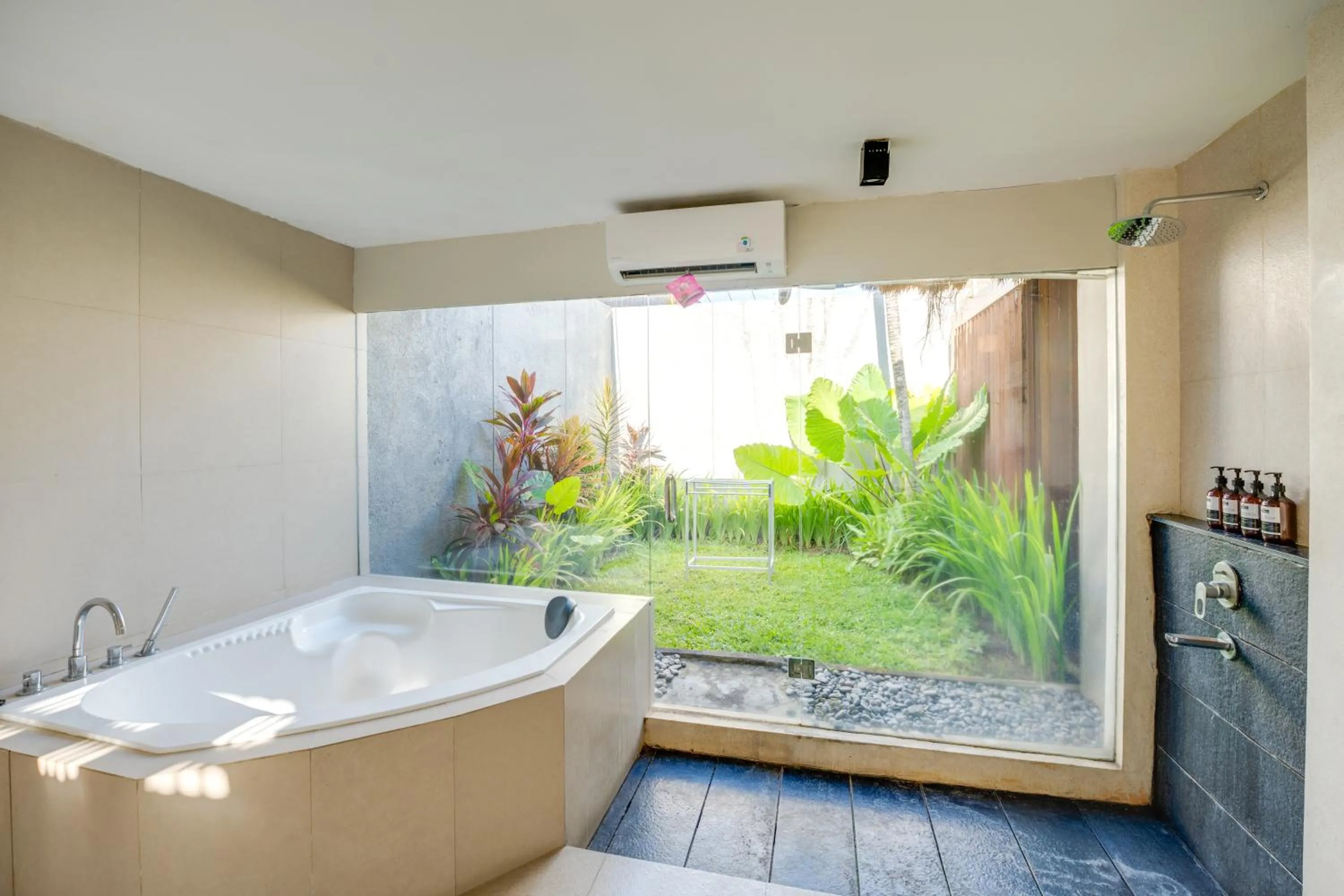 Natural landscape in Villa Jerami & Spa